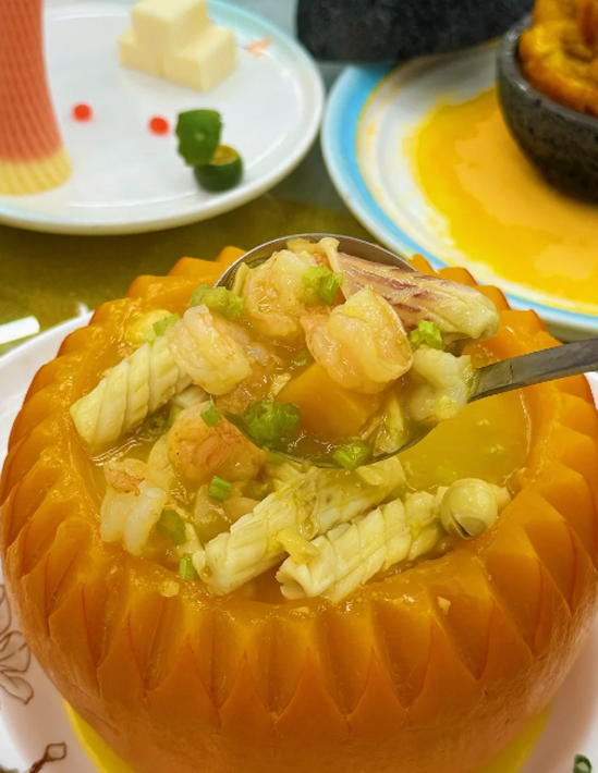 金丝神湾菠萝包和鸡大欢喜,离不开的广州味  一进门就