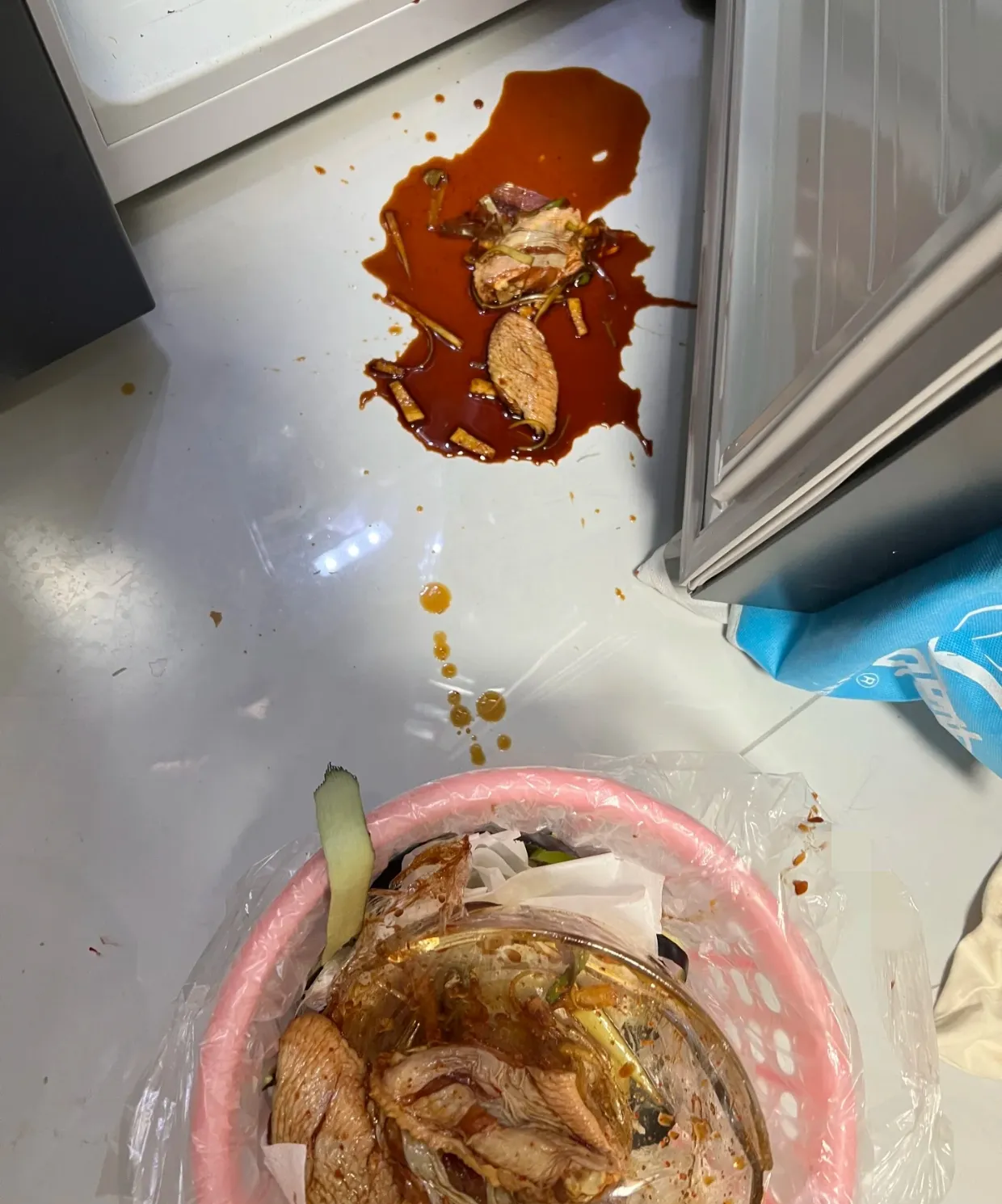 咱平时看电视剧,那种女主角平地摔进男主角怀里的