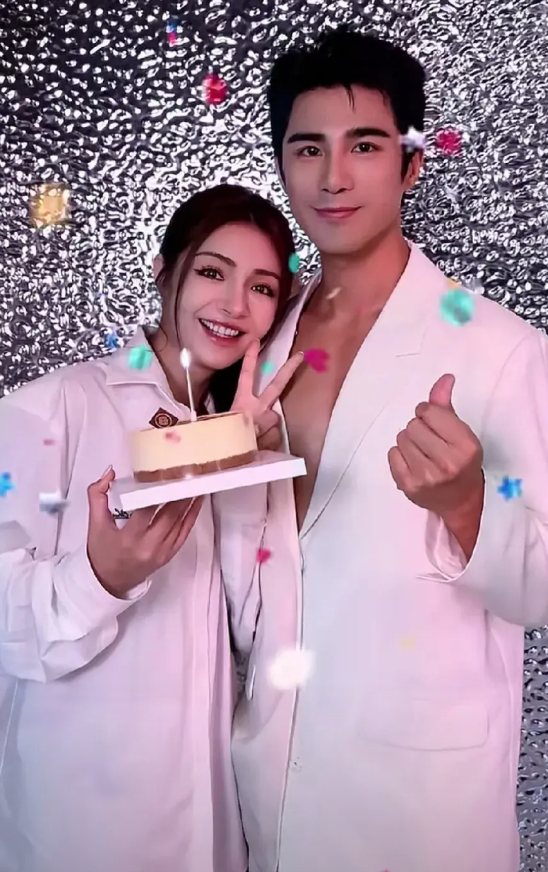 麦迪娜小鸟怡人好有爱太暖了[比心]