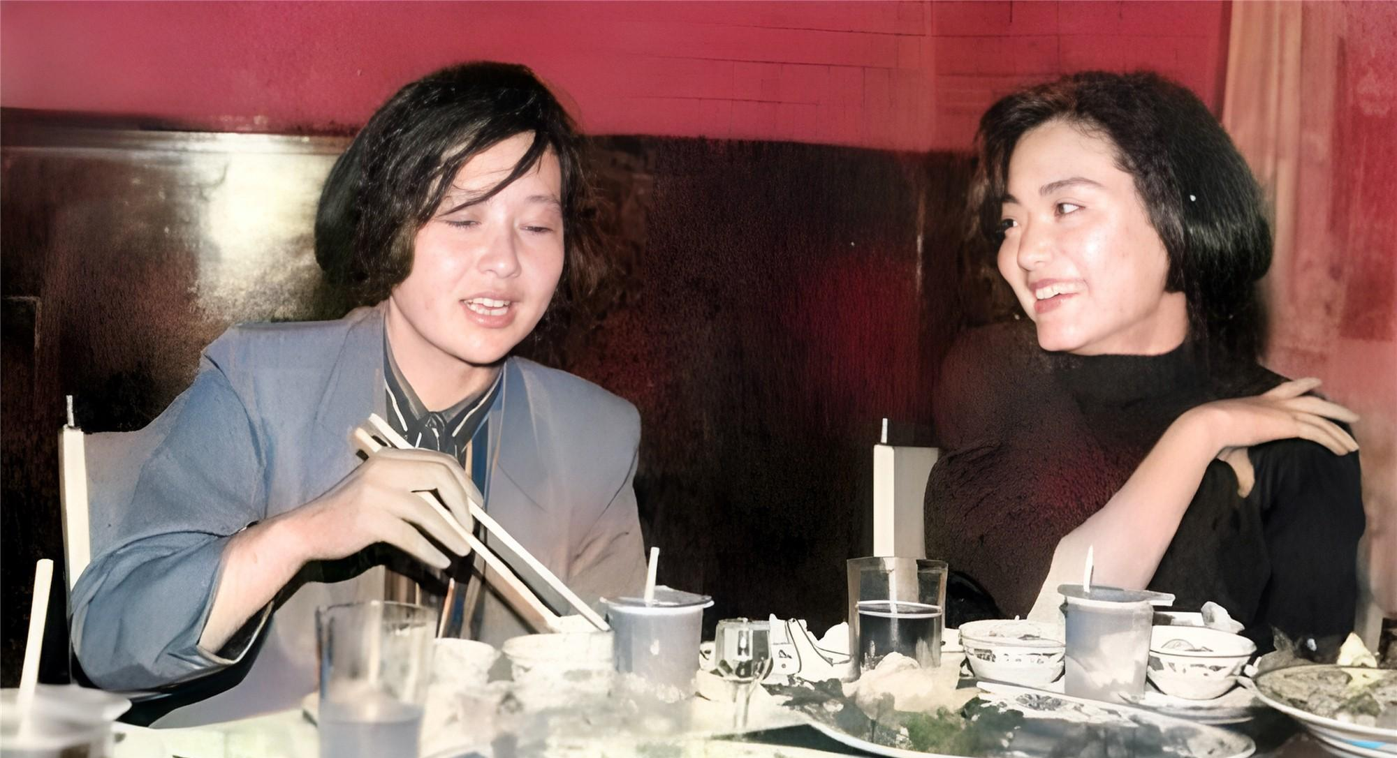 1990年,36岁的林青霞与自己的亲姐姐林莉第一次见面