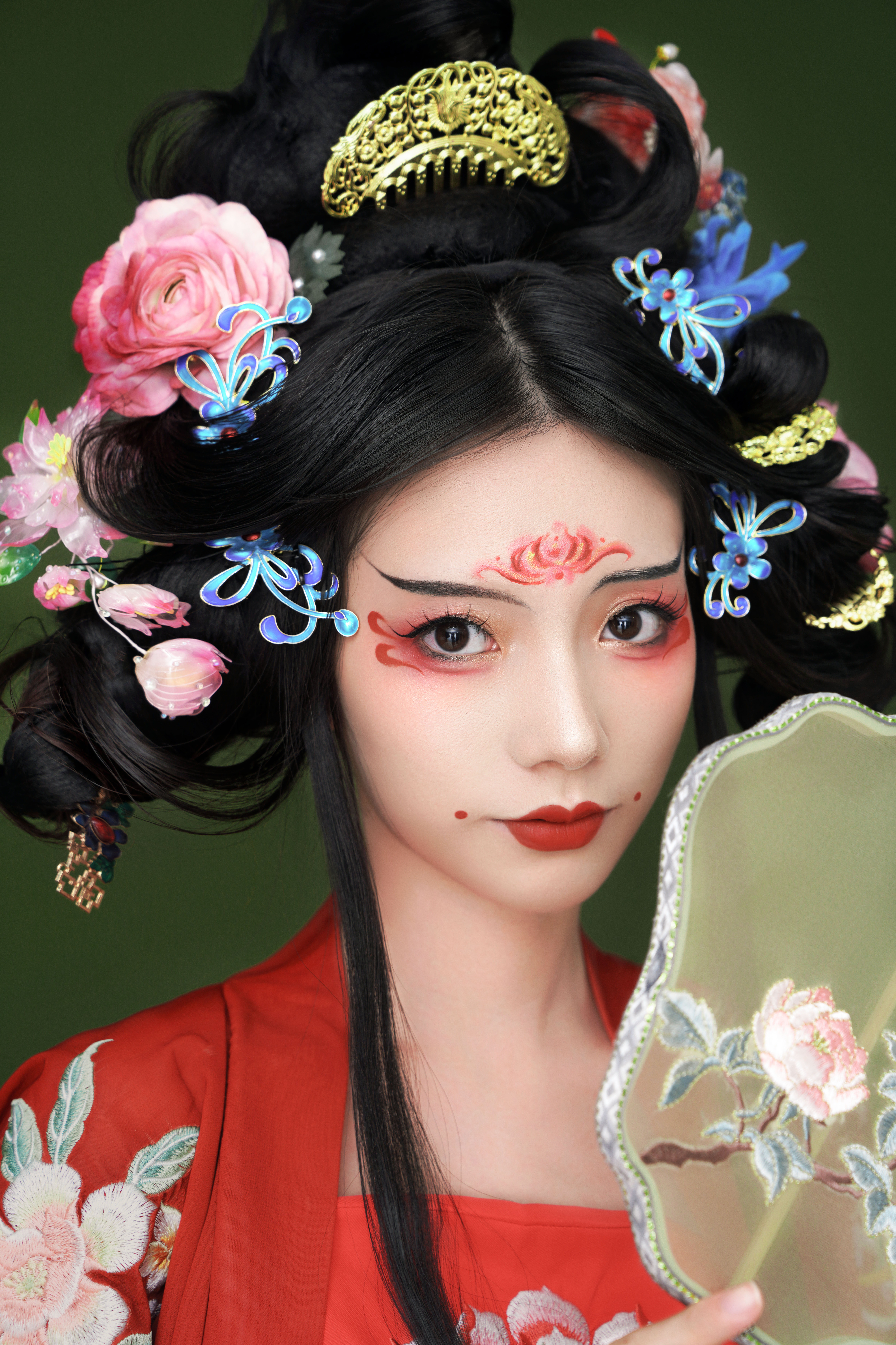 今天终于拿到#贵阳悦风美妆学院# 的毕业证啦!