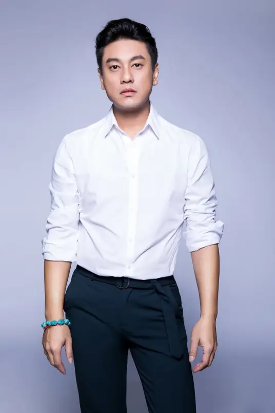 近日,中国台湾艺人朱孝天在直播中坚定发声:"小时候生长在台湾的时候