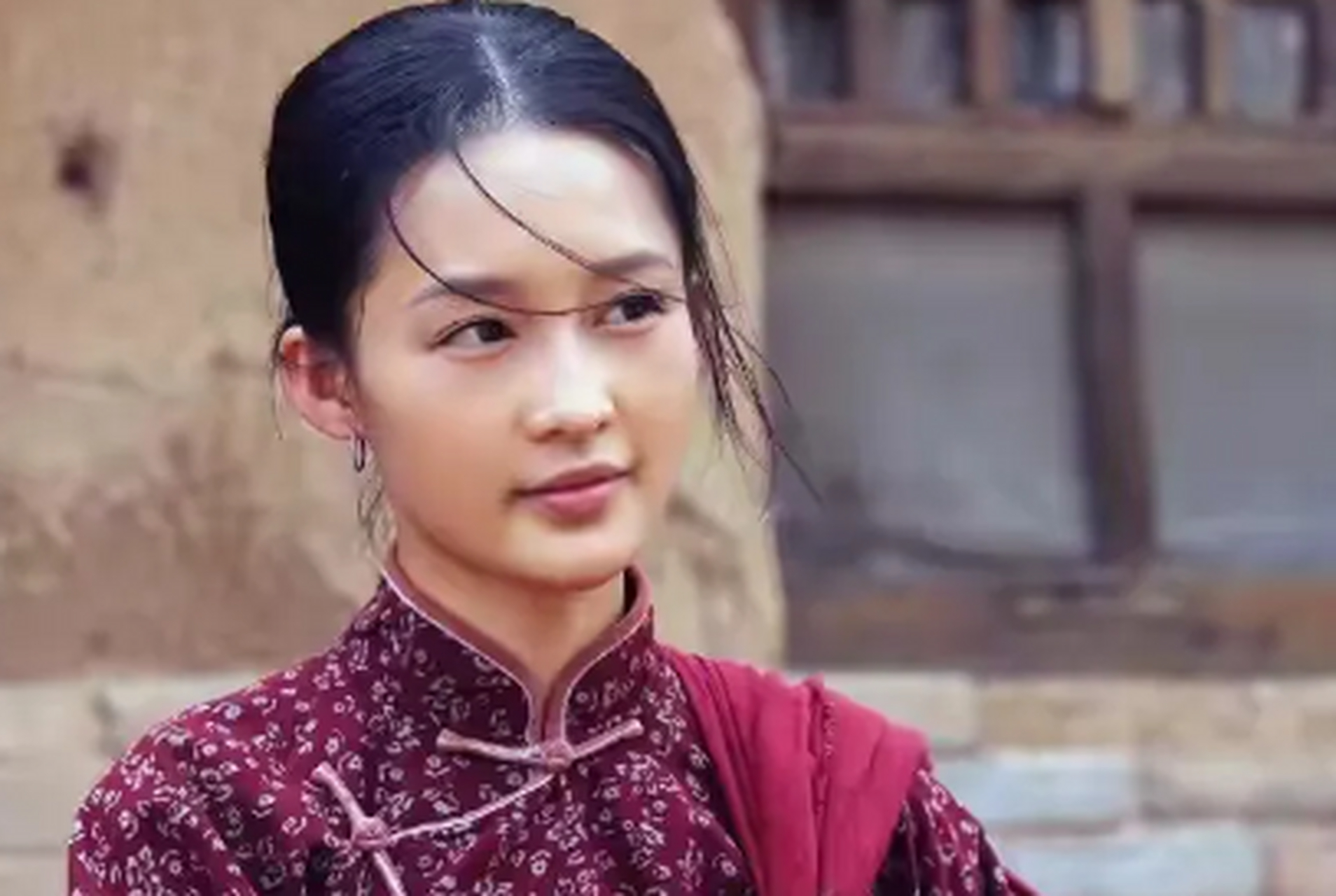 李沁和何冰在拍摄《白鹿原》时,当时有一段戏,两人赤身躺在床上,当时