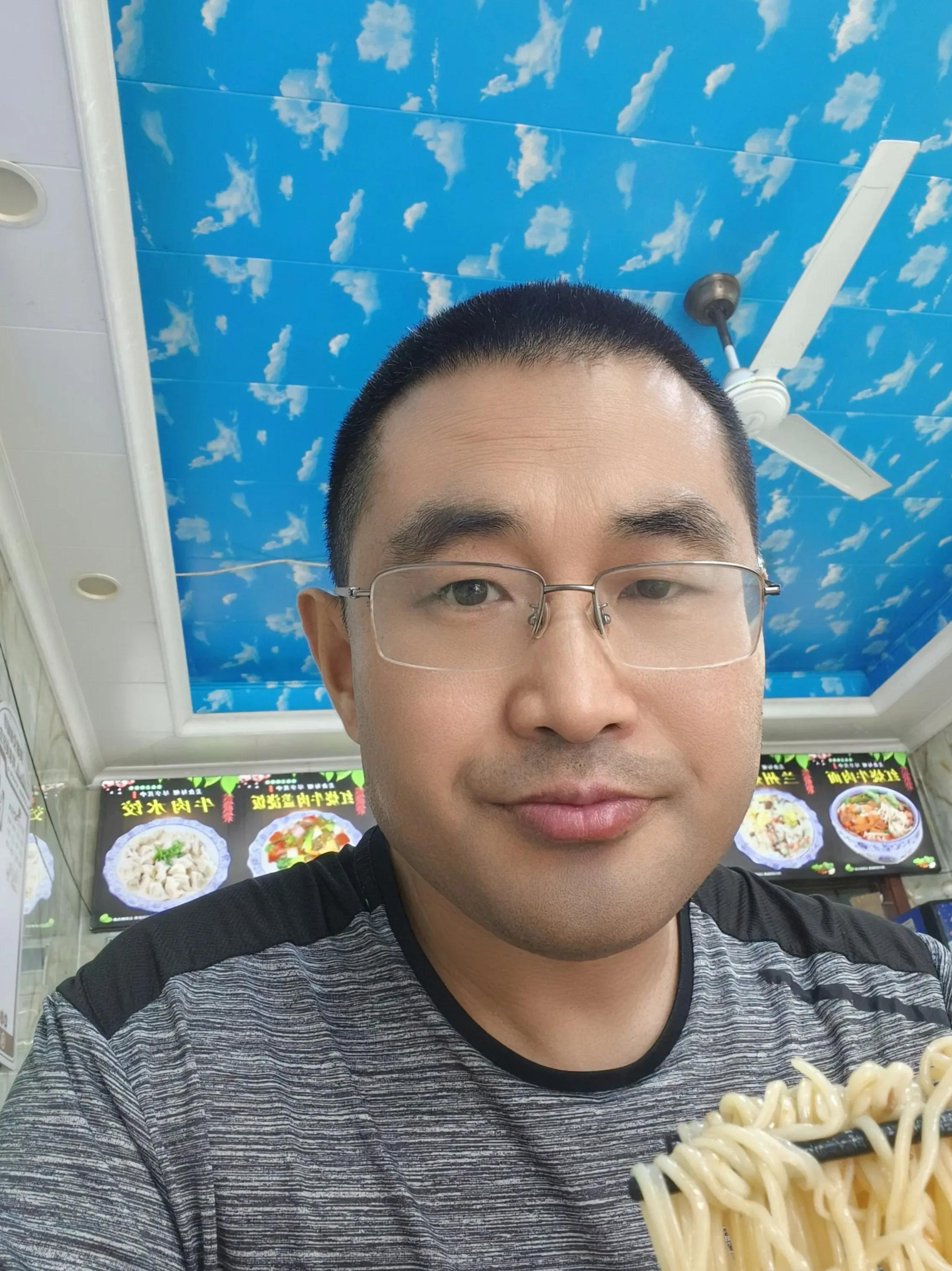 大盘低开高走,站稳3400点,2900多家下跌,我的票基本