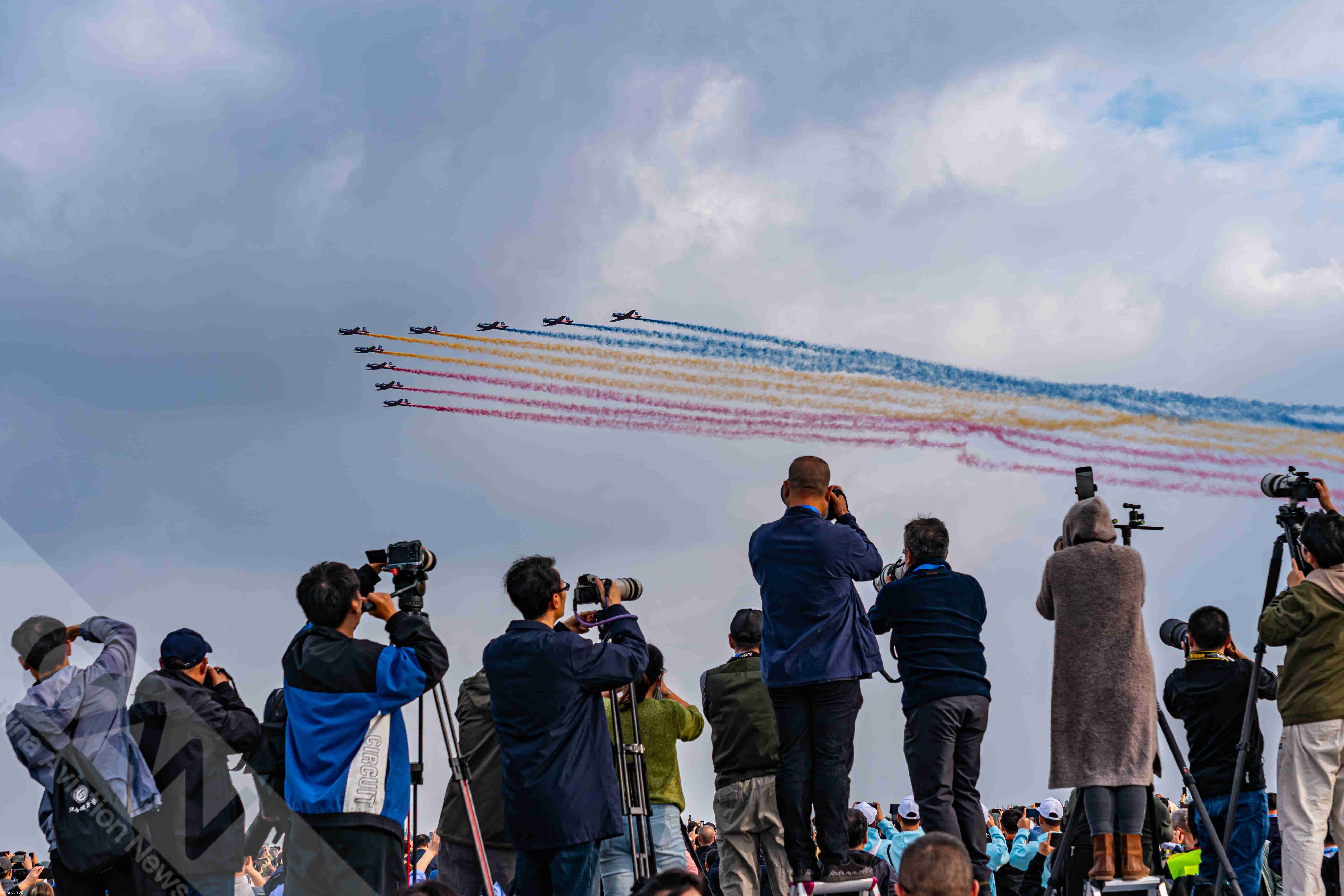 一组图回顾南昌飞行大会,感受现场人山人海的火爆氛围,解锁摄影师捕捉