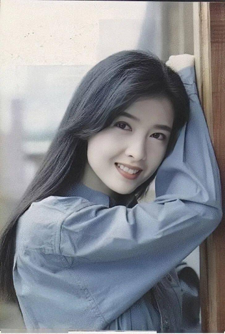 《56 岁周慧敏自曝患怪病,引发粉丝关切与社会关注》