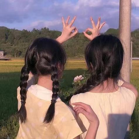 下午接老大放学,天气还不错,就打算在高中校园玩一会