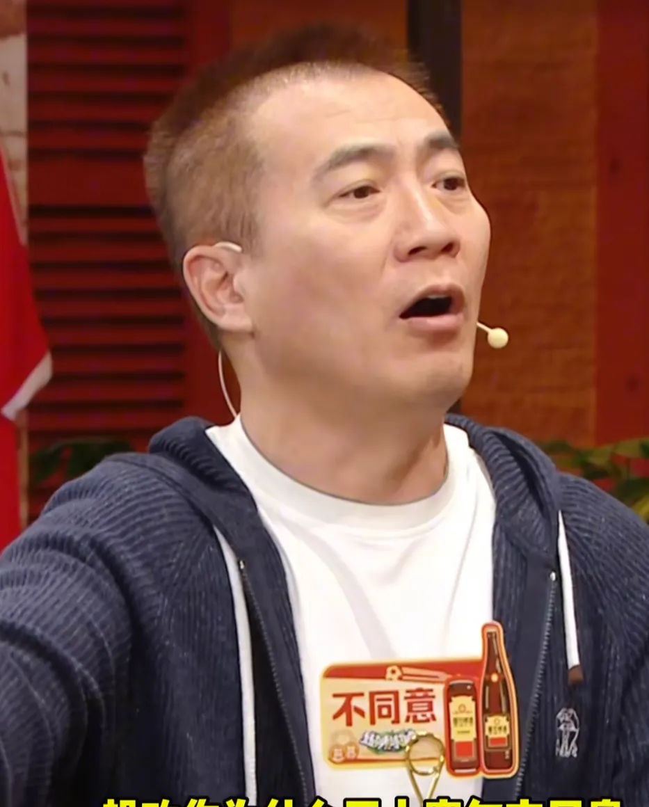 看完国足与澳大利亚比赛后,著名足球解说员黄健翔怒了