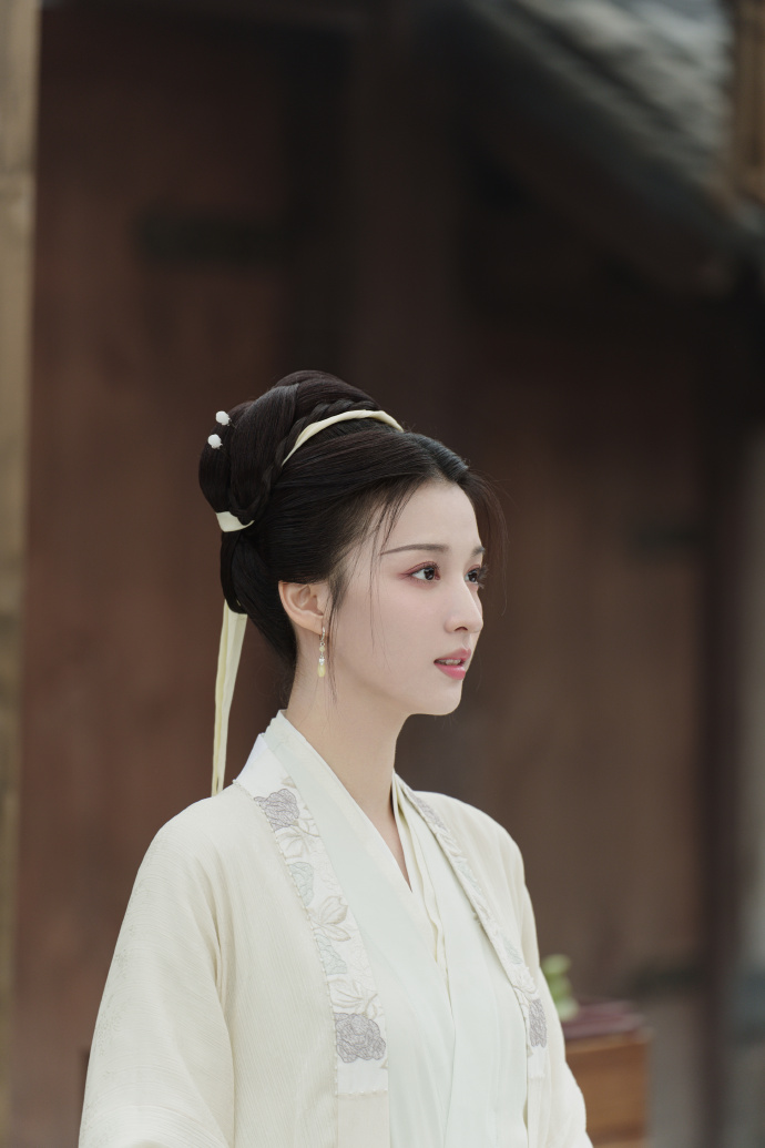 王楚然古装剧照