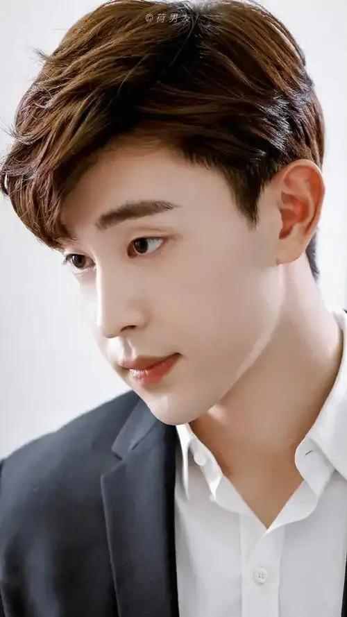 32岁邓伦近况引发关注