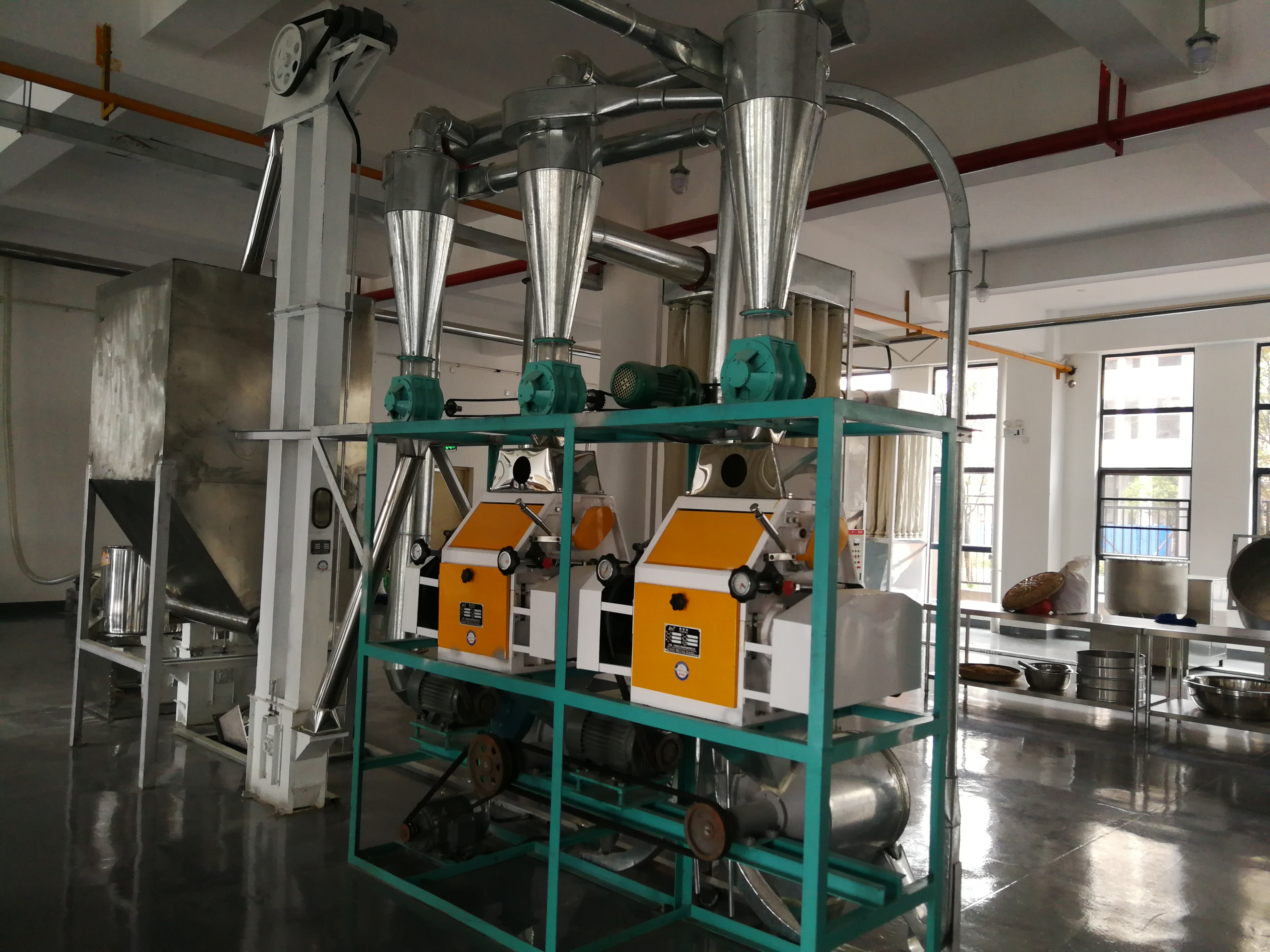 一个小型机械加工厂一年挣多少钱(一个小型机械加工厂一年挣多少钱啊)