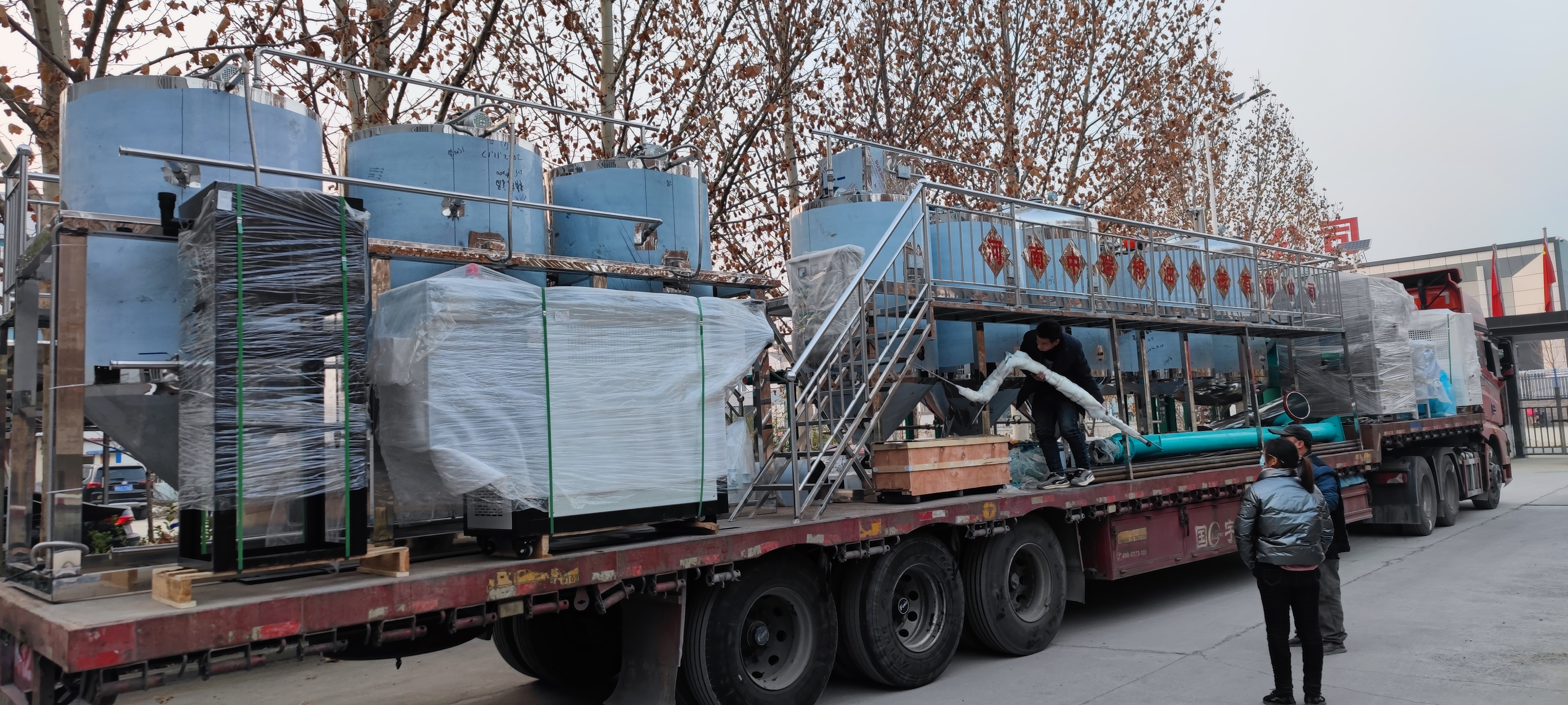 小型加工厂年赚百万怎么样(不愁销路的小型加工厂项目年入百万)