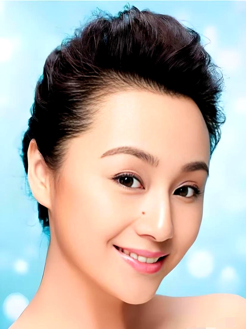 曹颖的泪痣:宿命论的反击战 一颗痣引发的舆论风暴,正在改写面相学的