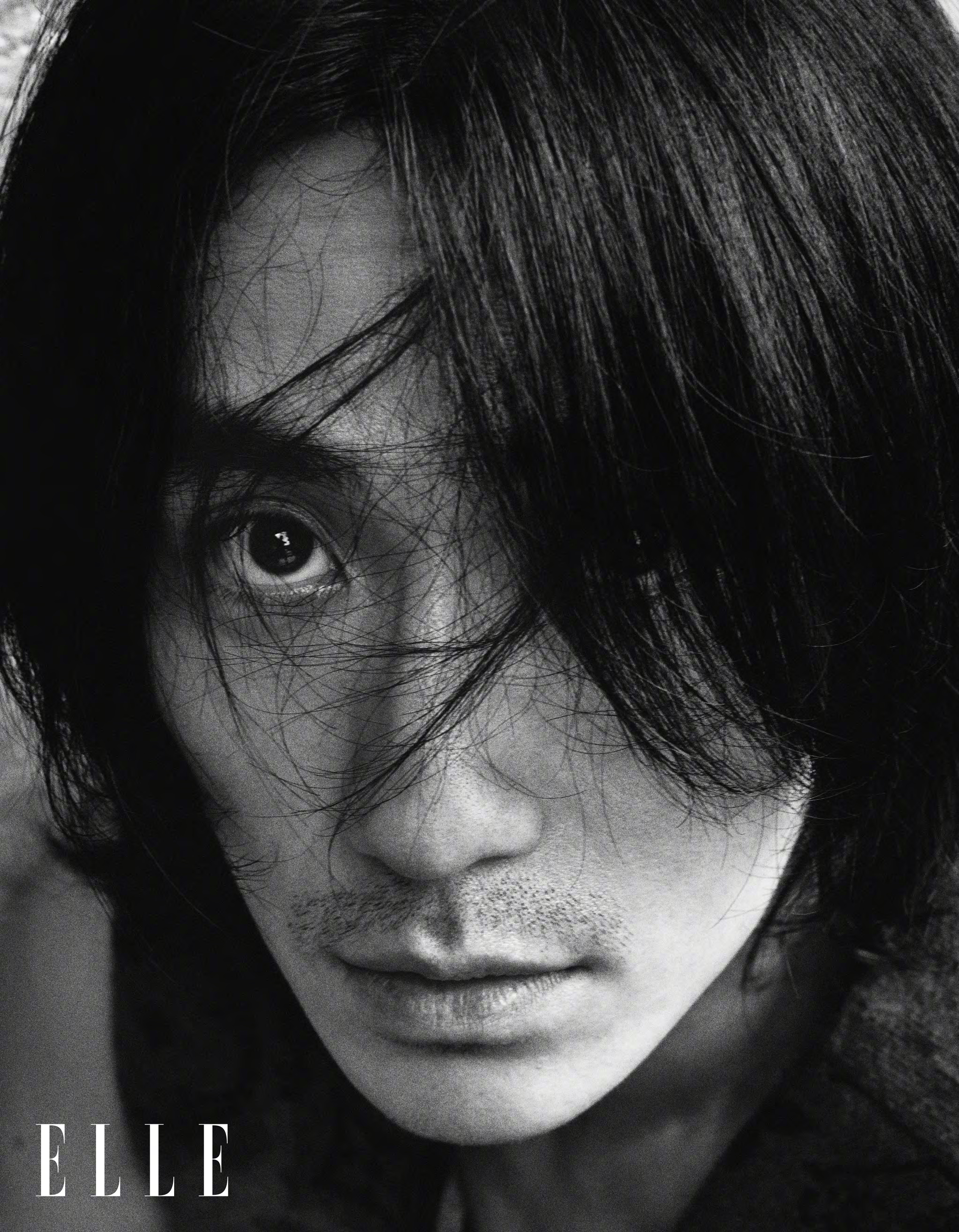 朱一龙# elle 十月刊封面人物内页更新,长发头巾,手臂线条.