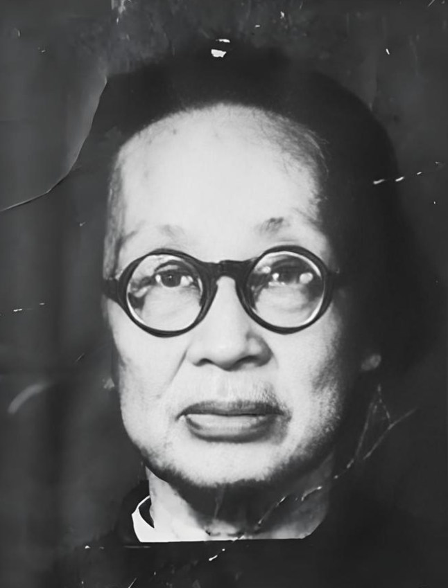 这位被称为"头号女汉奸"的人物,面对审判结果表现得倨傲不已