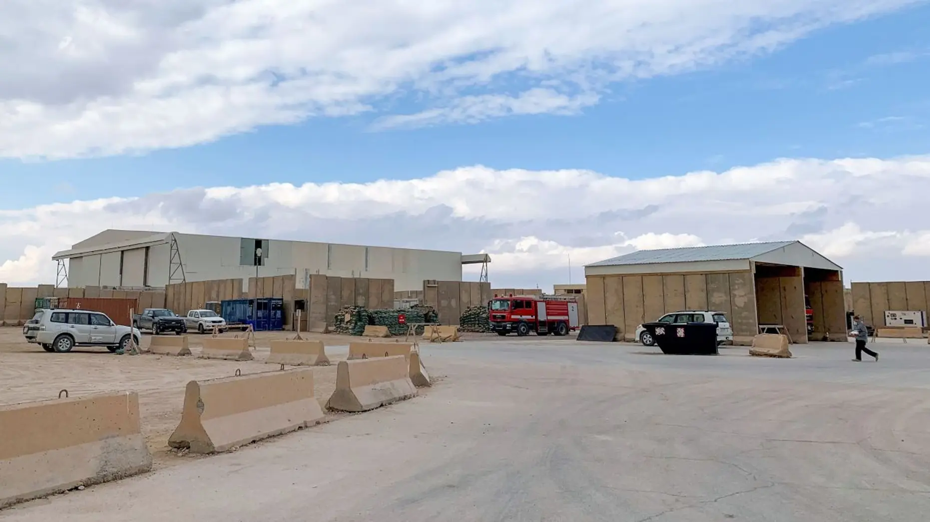 几名美国人员在阿萨德空军基地疑似火箭弹袭击中受伤