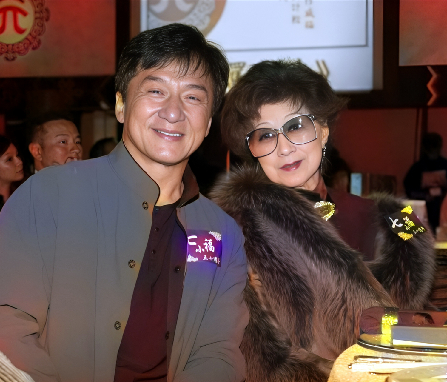 她是成龙与洪金宝的师姐,武术名家于占元的女儿,演艺界八大牡丹之一