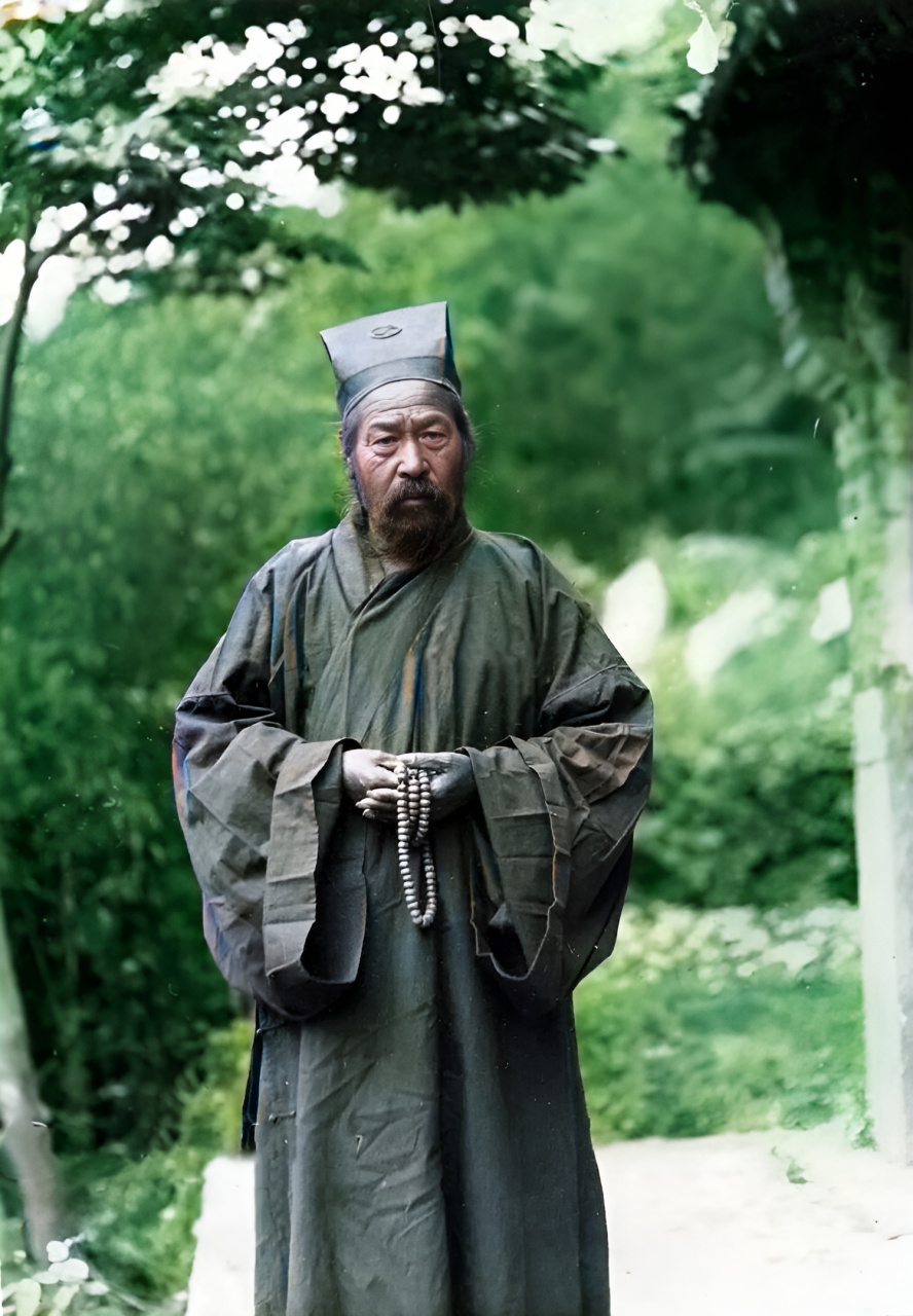 崂山道士讲解清修,弟子们难解其意,老道士的示范点破关键