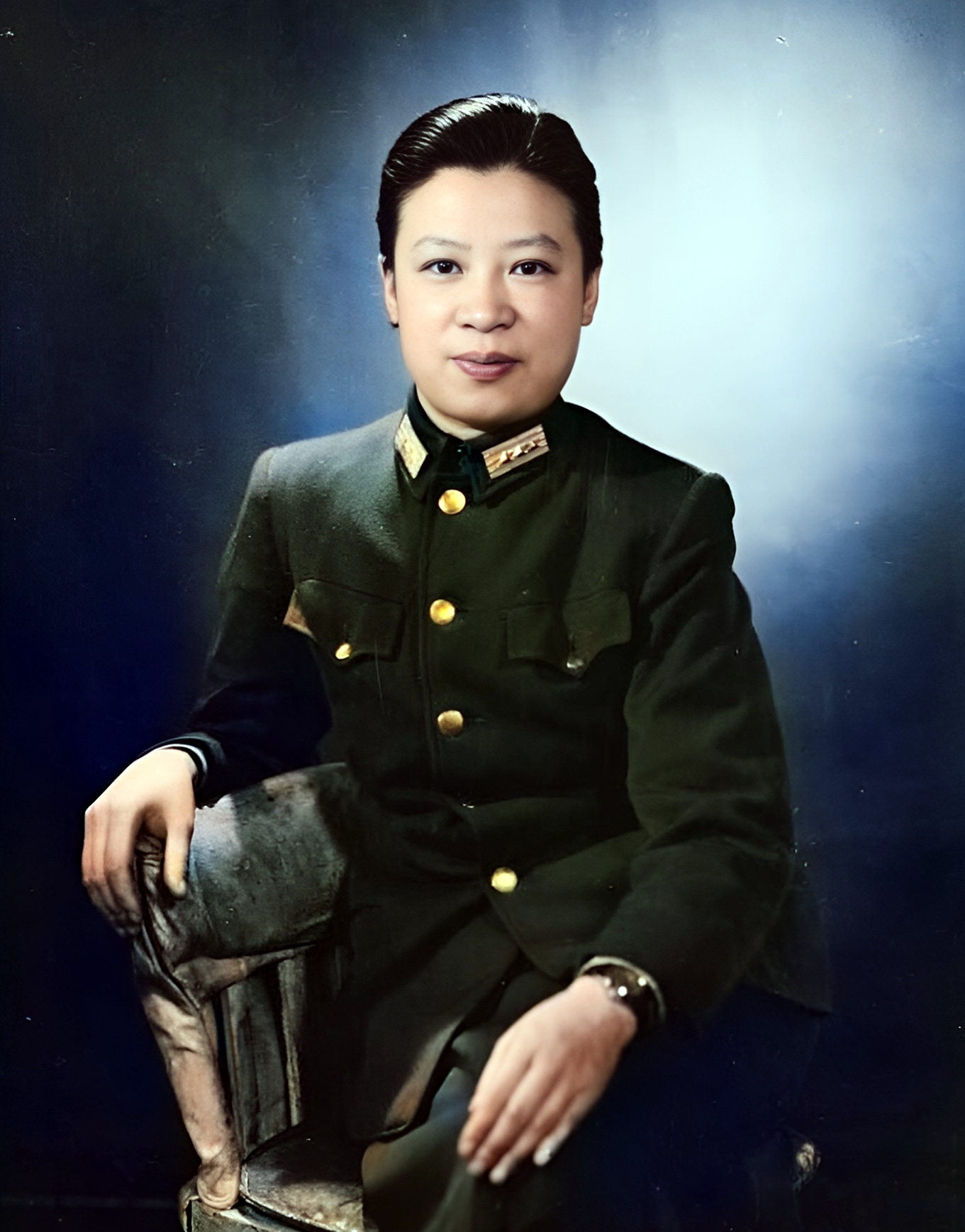此人正是国军上校周美玉