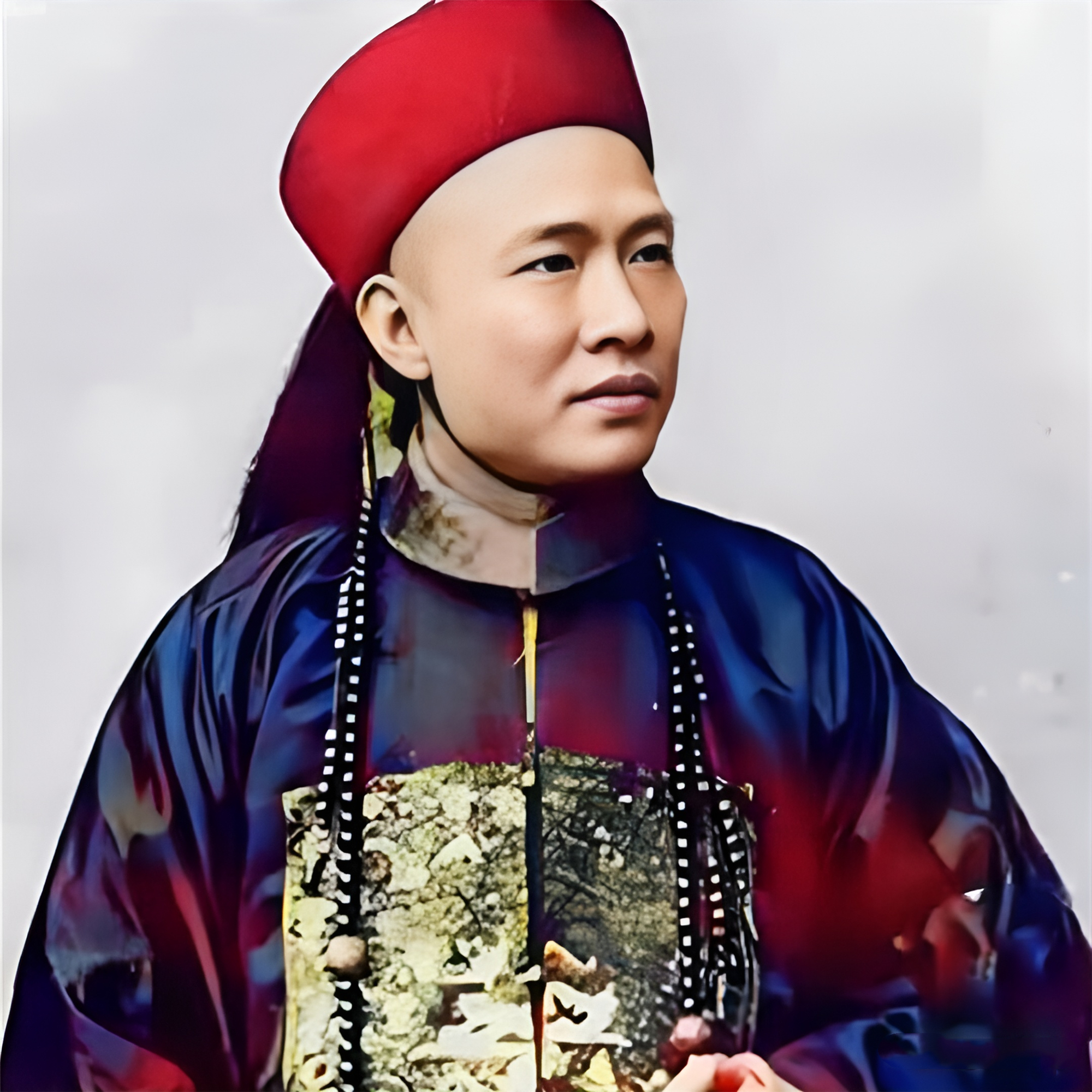 这名帅气的官员曾是清政府的"脸面".他正是清朝的外交官陈季同