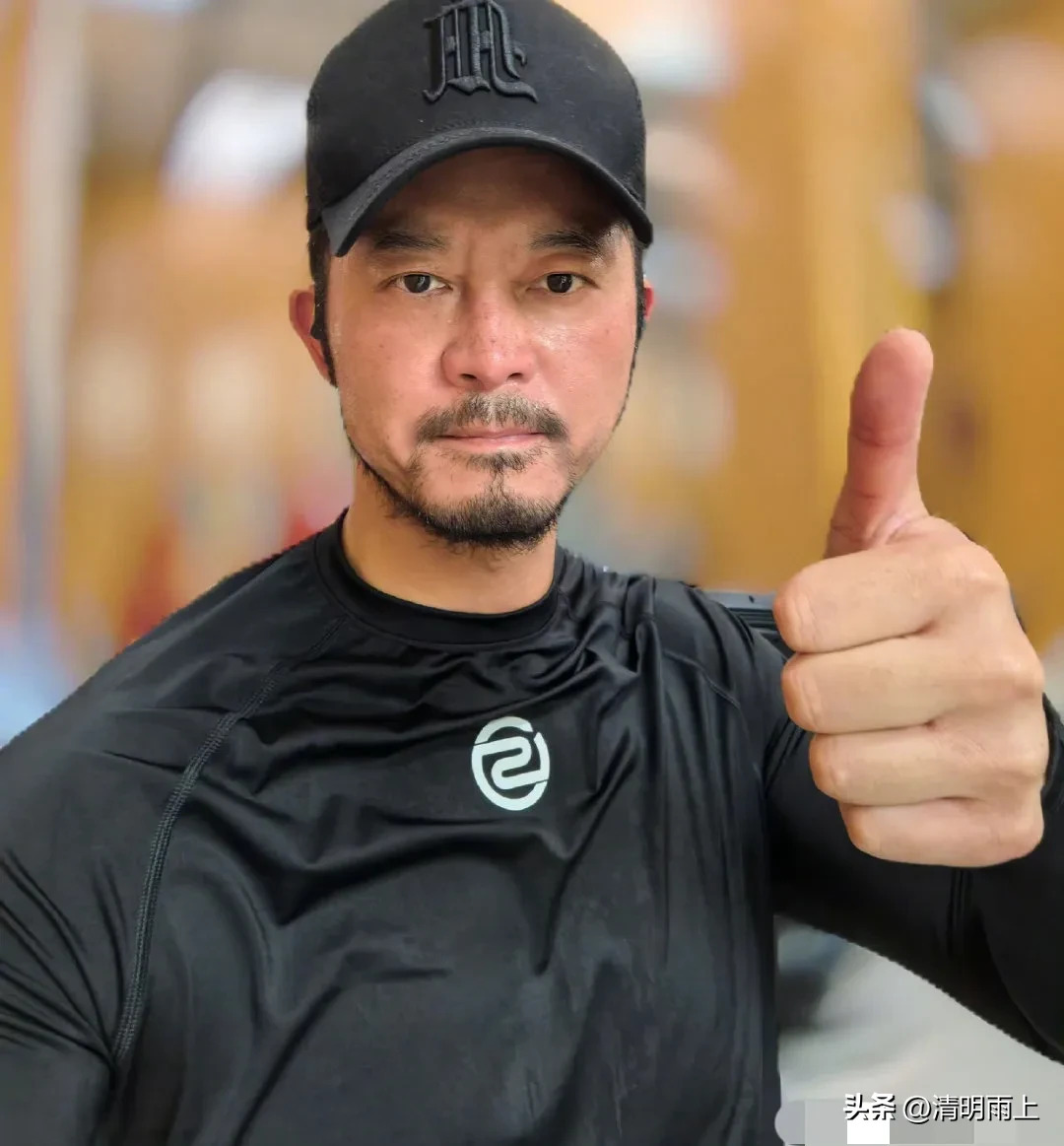 人到了一定年纪千万别瞎减肥不然就跟沙溢一样,47