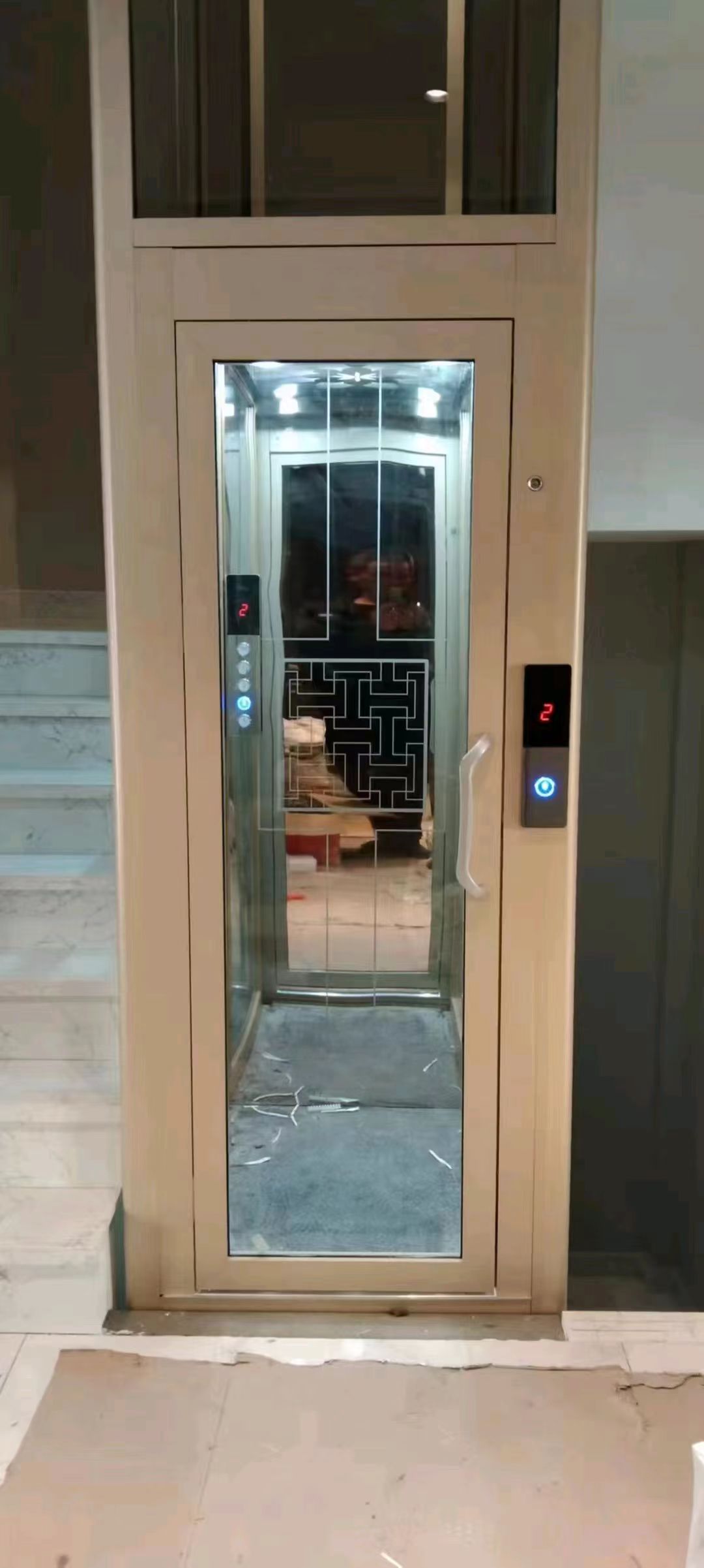 安装家用电梯的优势多种多样,它们不仅极大地提升了居住的便捷性与