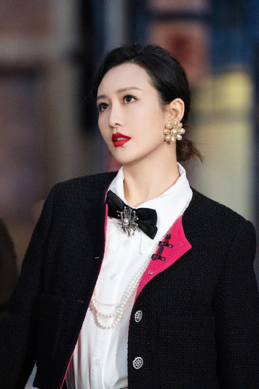 王鸥被工作室嘲笑#  王鸥空降超话变"网盲"?