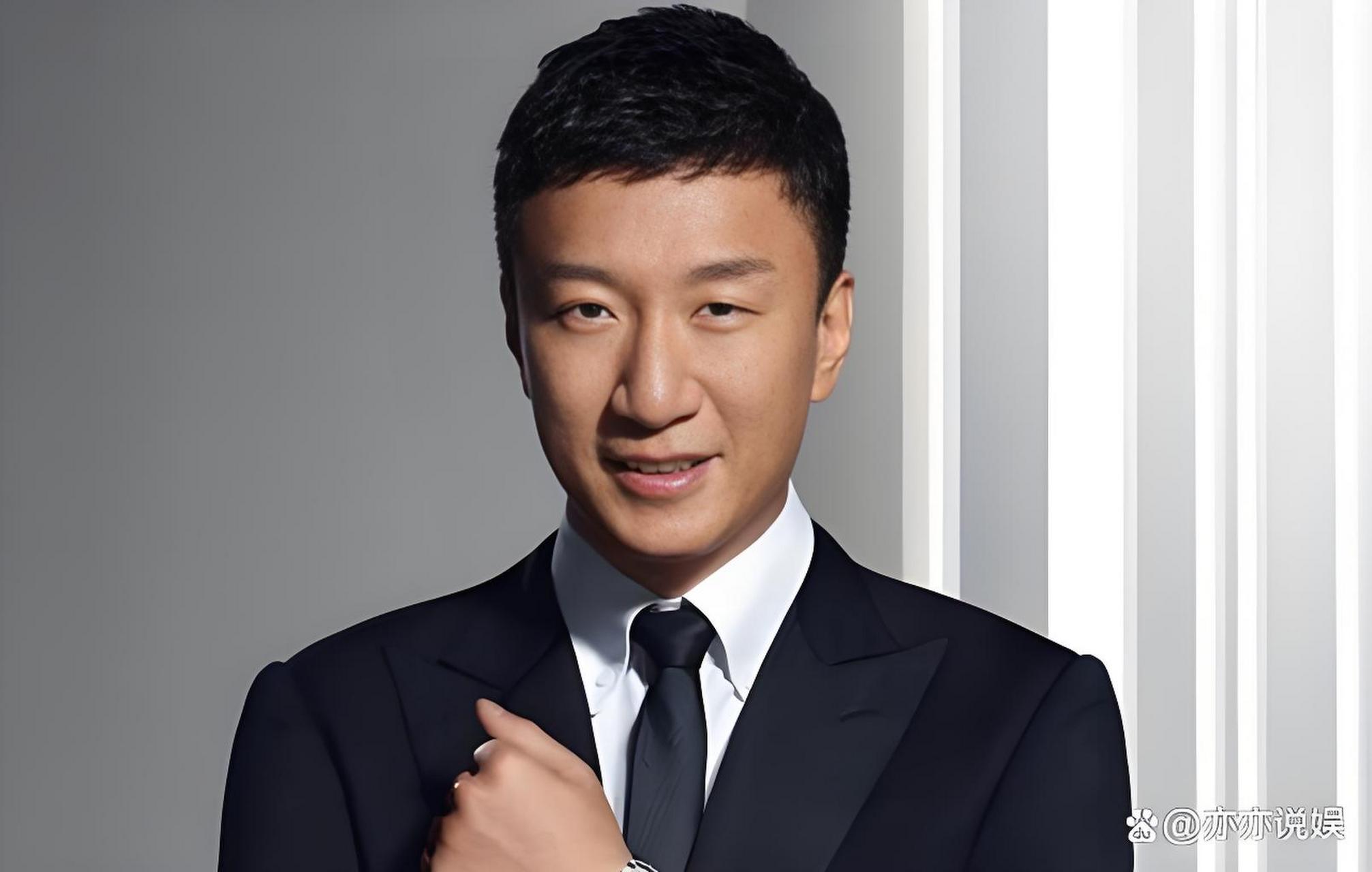 他笑了:只是去旅个游!  咱们的"颜王"孙红雷,最近可是忙坏了!