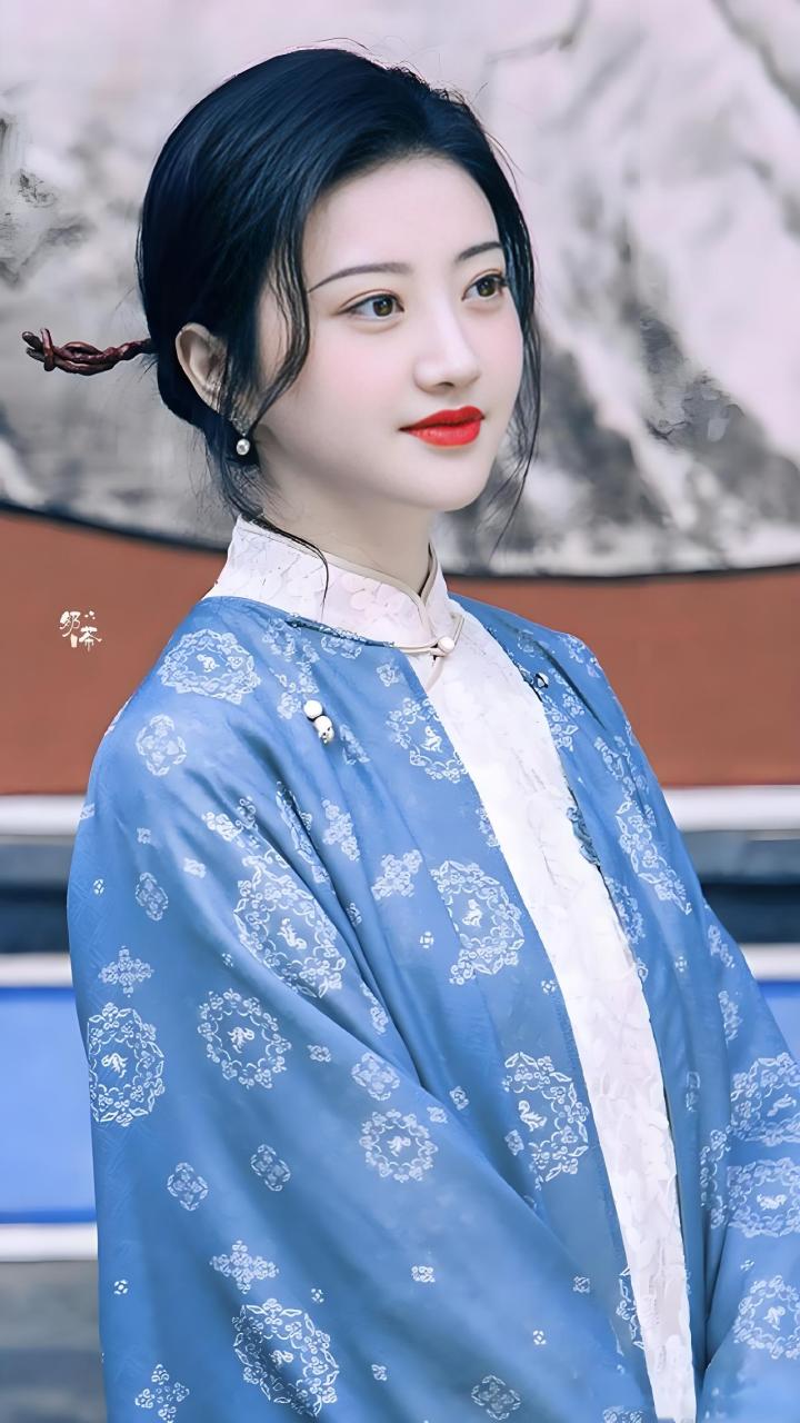 景甜《四海重明》造型惊艳全网,南颜魅力爆表,网友直呼:这是什么神仙