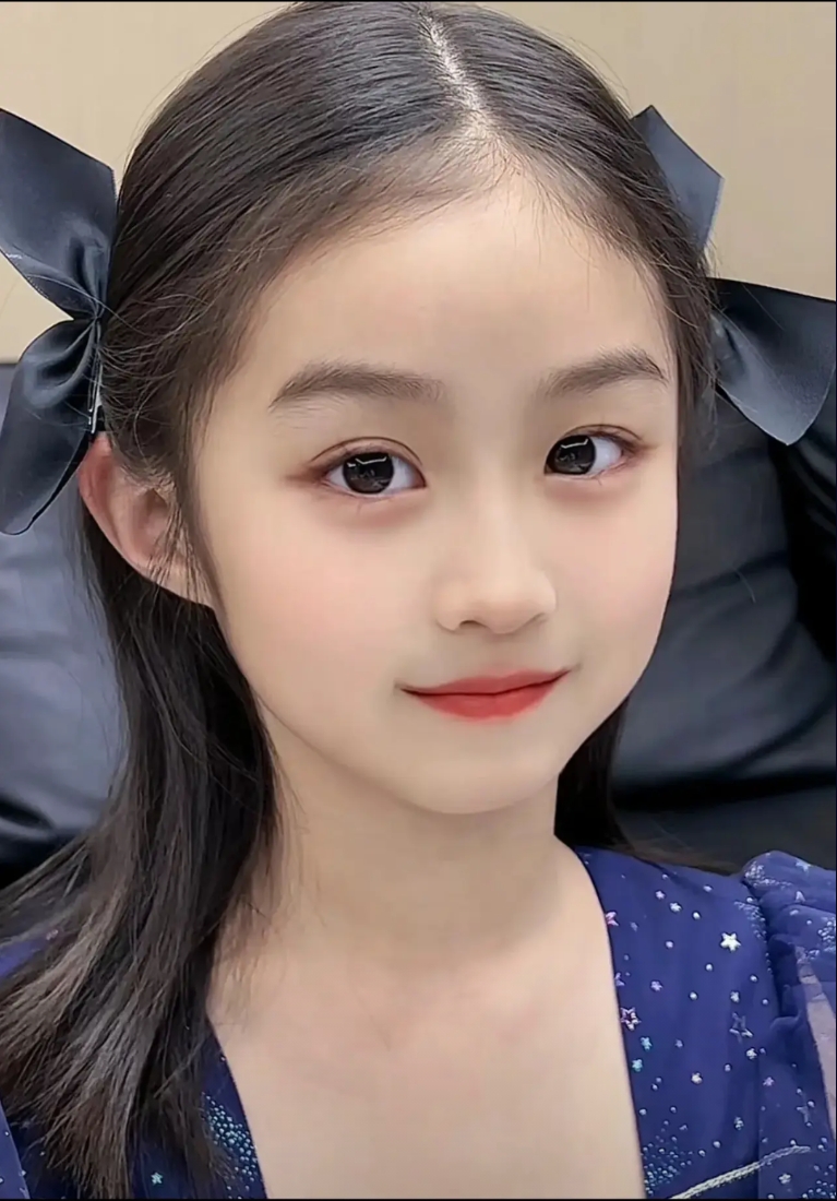 我的养女 12岁了,半年前,她离开了我们,头也不回的跟着她的亲生父母走