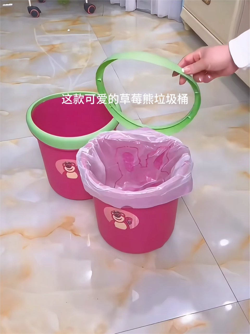 这款可爱的草莓熊垃圾桶,加厚的耐摔材质,确保了产品的质量和耐用 ..