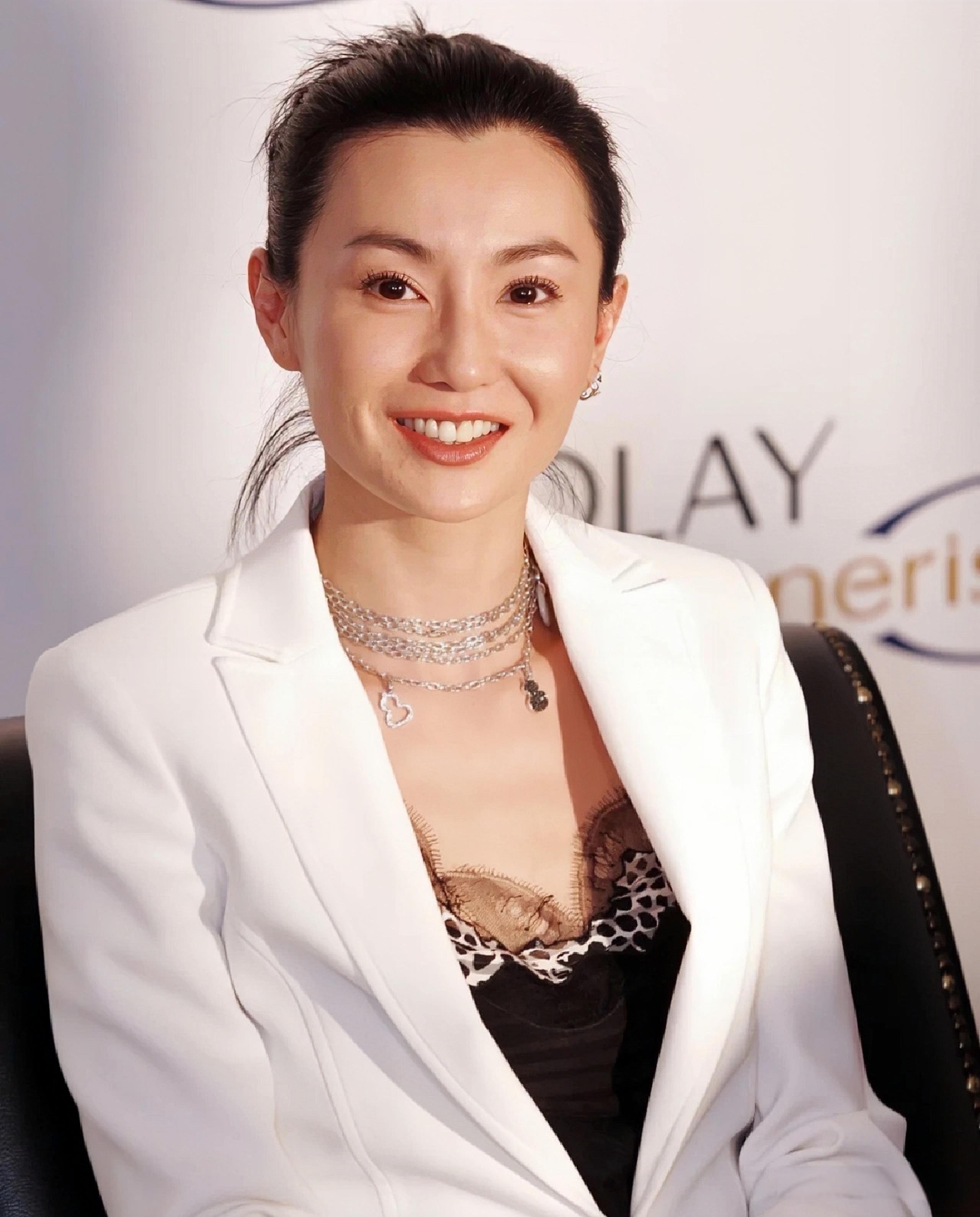 张曼玉:"那一刹那确定不生小孩的时候是911,那天我看电视,我看到飞机