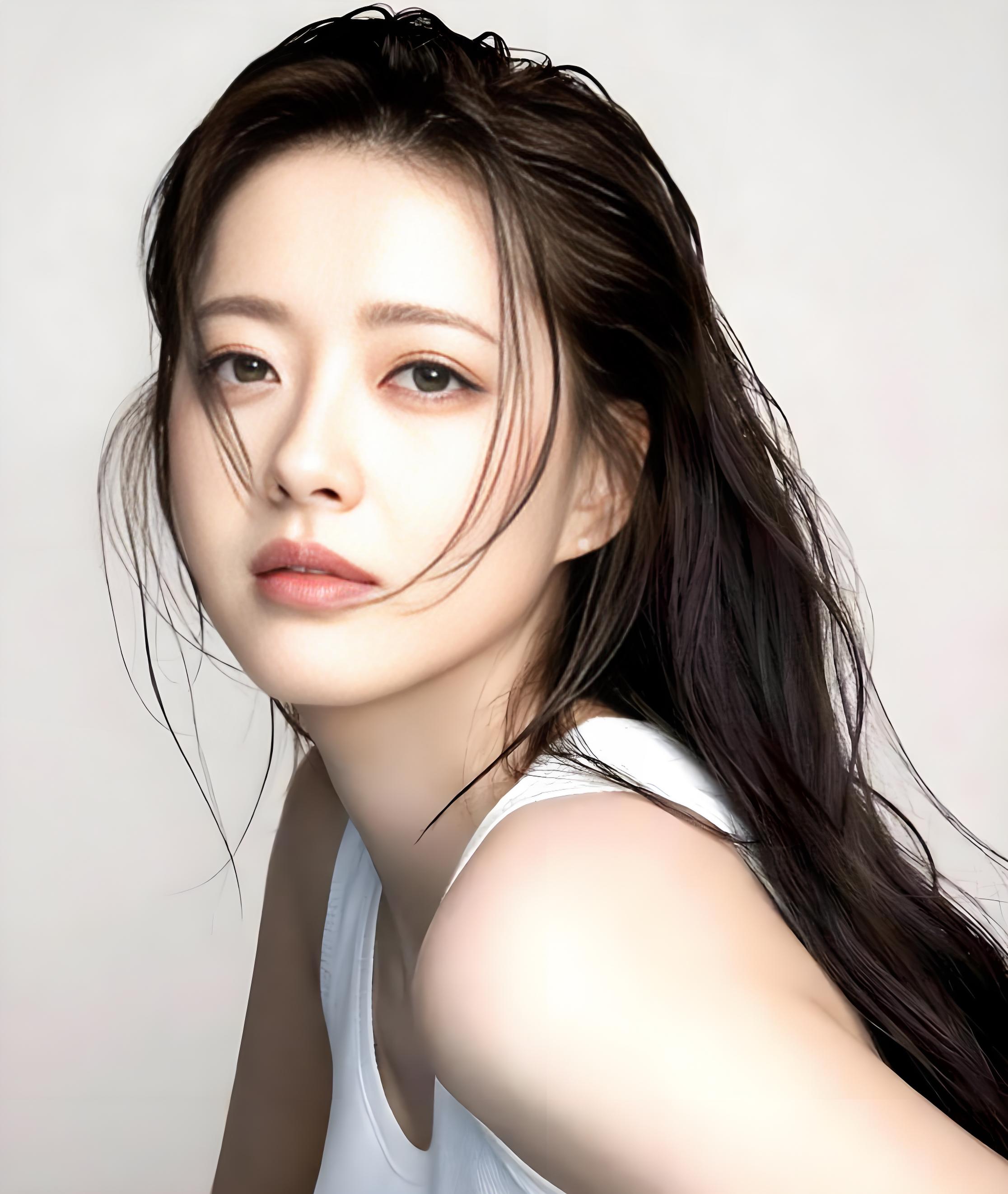 韩国有着悠久而复杂的历史,包括长期的外来侵略和殖民