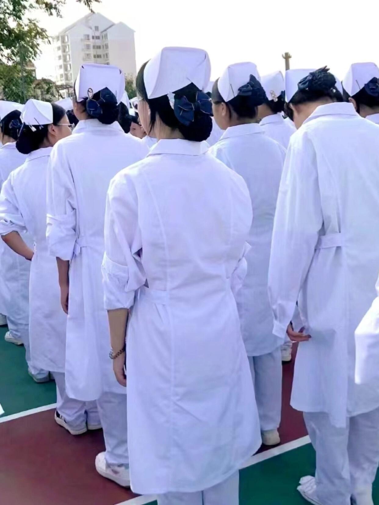 卫校毕业的学生都能去干什么 卫校毕业后的无限可能:探索医疗行业的