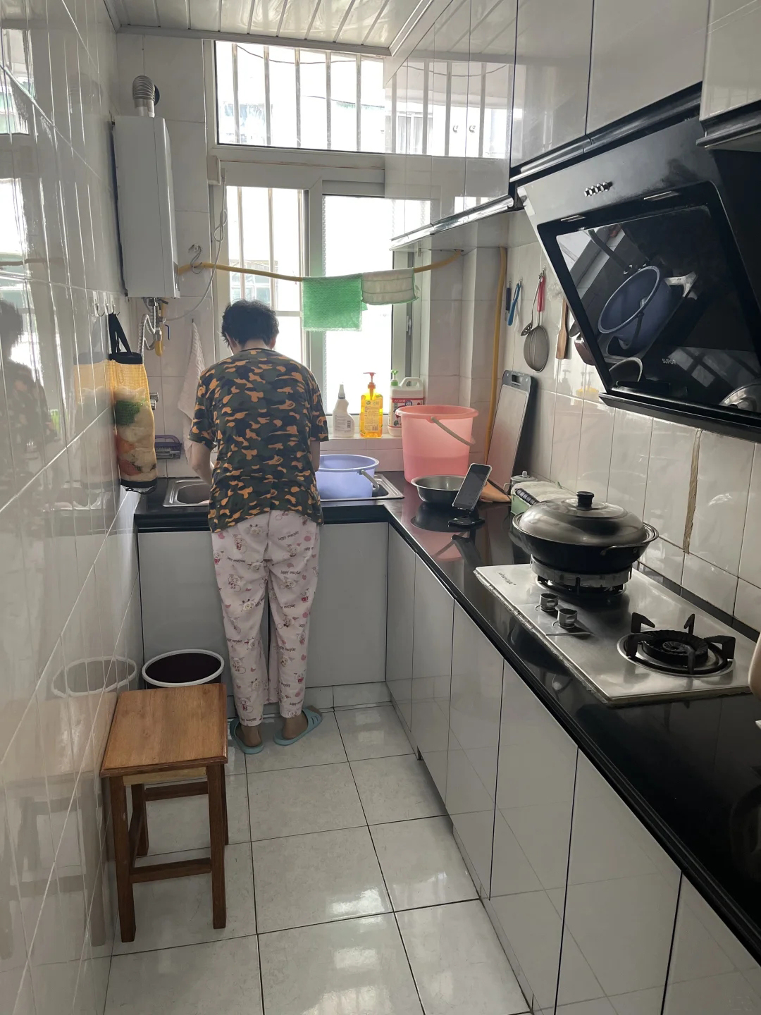 她妈妈把所有闲暇时间都放在这个家里,不管多忙,都坚持每天一收拾