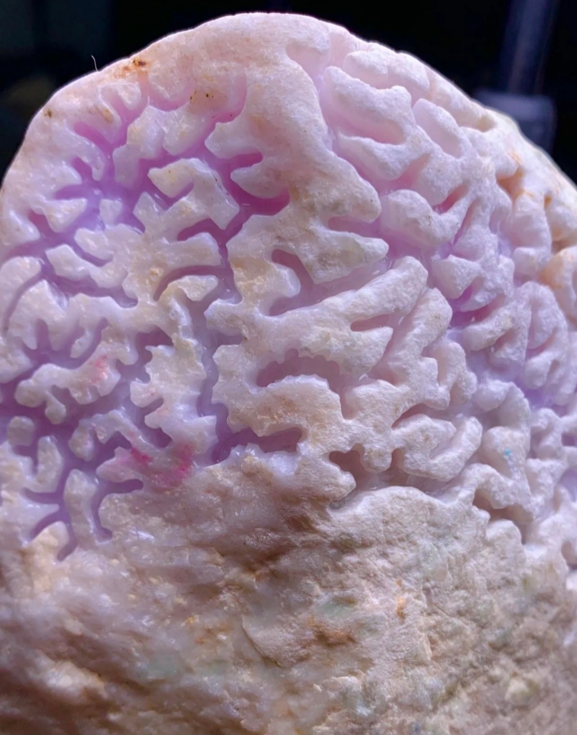 翡翠原石的晶体颗粒融合度,影响成品结构稳固性