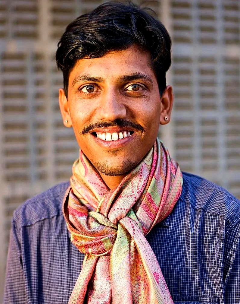 最近看到个印度网友的说法,把我给逗乐了