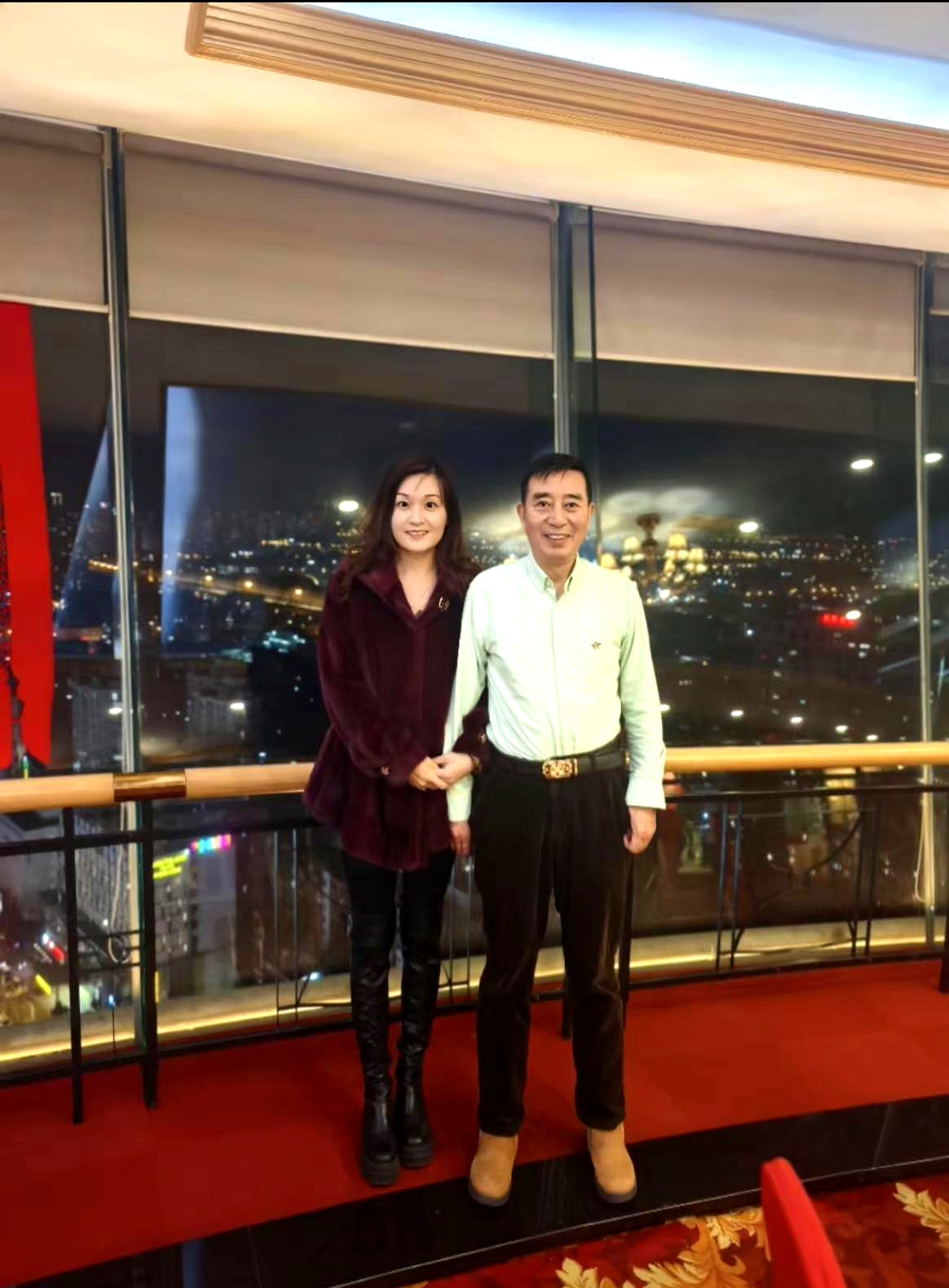 鄂尔多斯集团王臻与丈夫(鄂尔多斯集团王臻与丈夫离婚了吗)