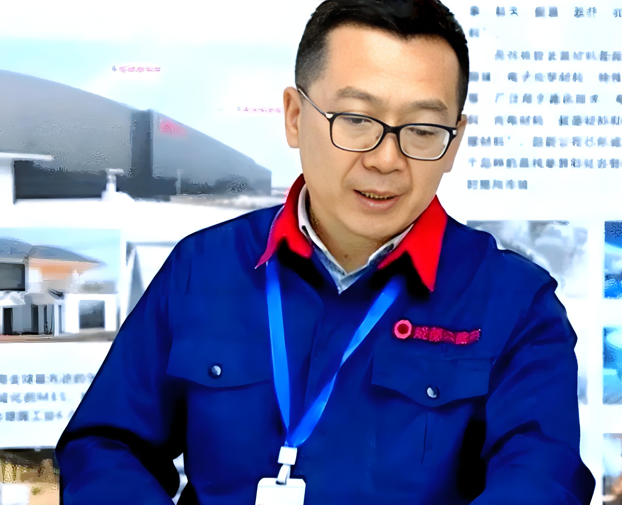 当潘锦功在成都双流机场的发电玻璃幕墙前驻足时,那片1