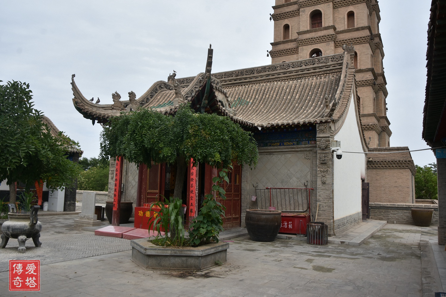 银川海宝塔,传说始建于赫连勃勃时期,乾隆三年地震中倒塌,乾隆四十三