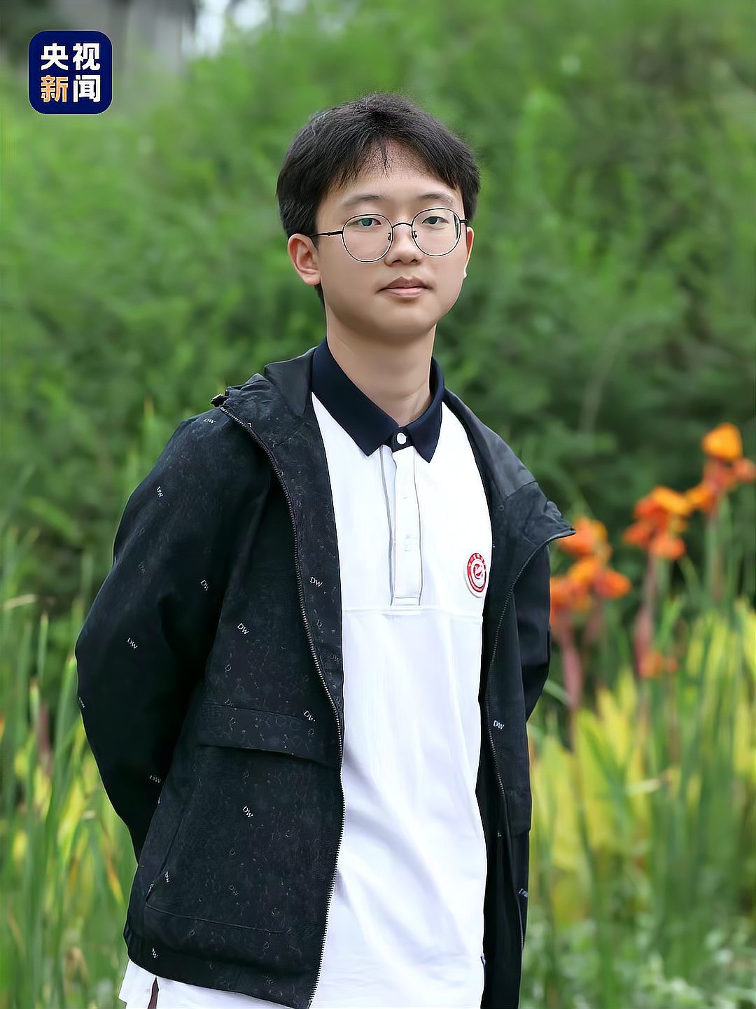 在云南会泽大海乡那片翠绿的山林间,17岁的李鸿飞