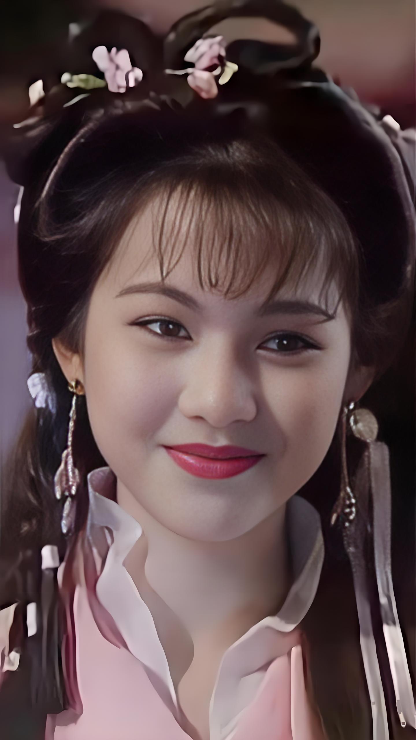 蔡少芬,1973年出生于中国香港