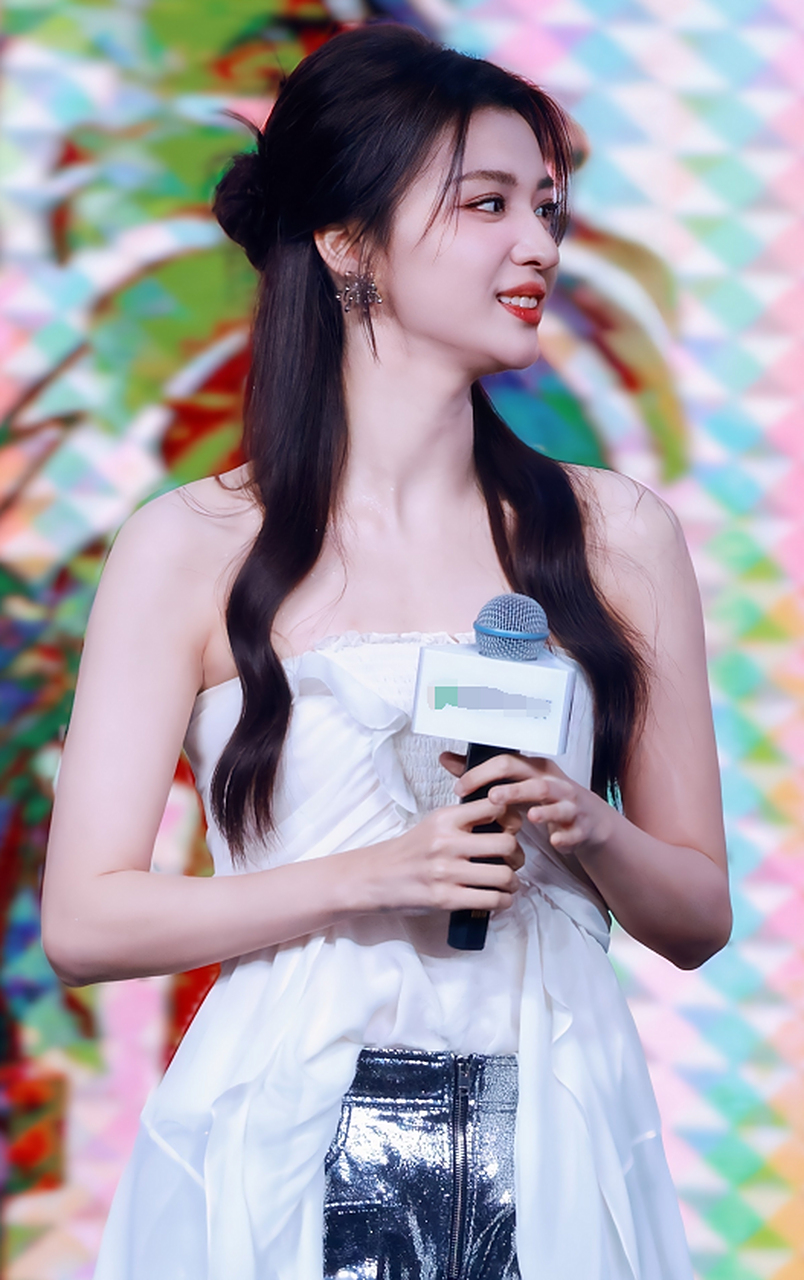 王楚然的一众美照!