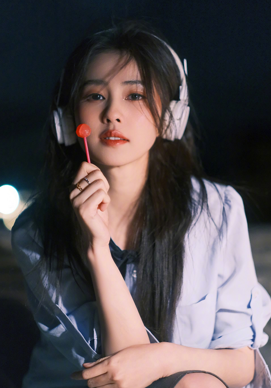 白鹿的氛围感美照