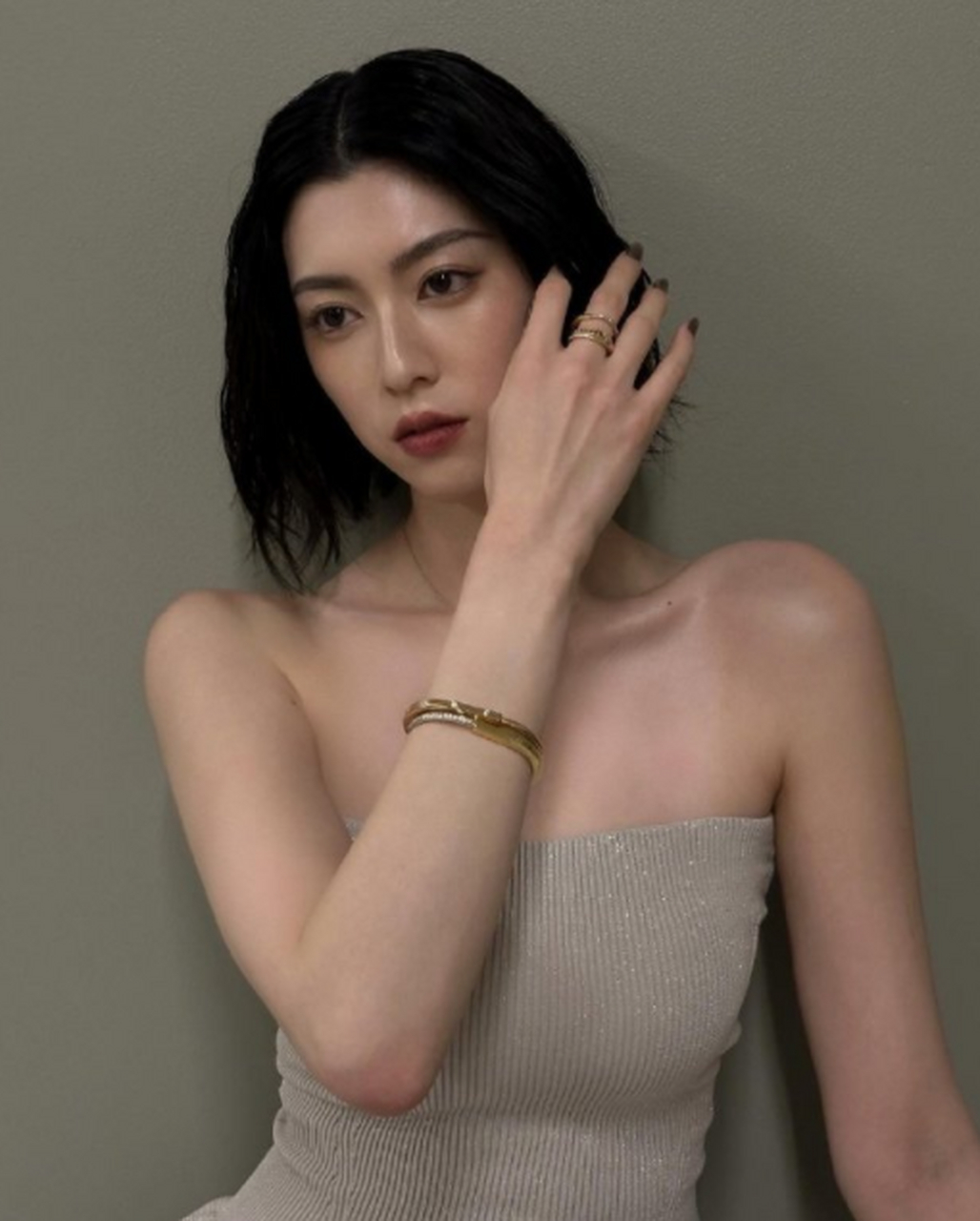 金晨三吉彩花图片