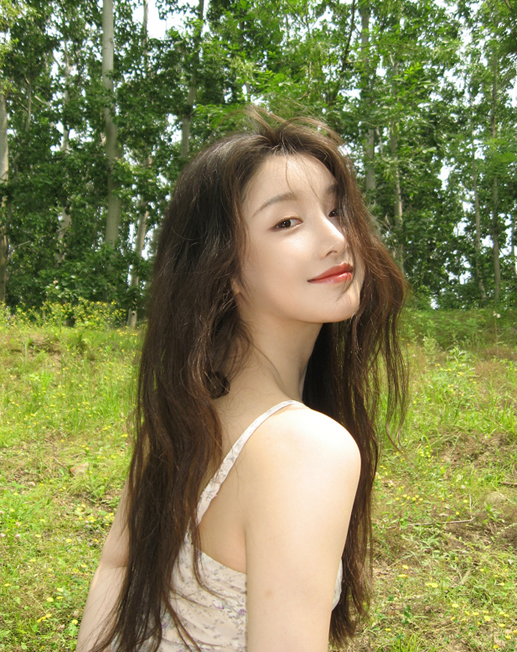 清冷感满满的姜贞羽