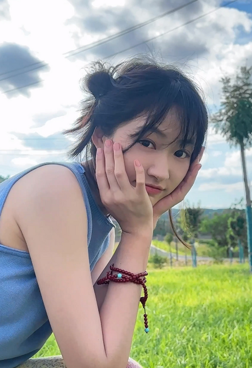 杨肸子的夏日森系美照