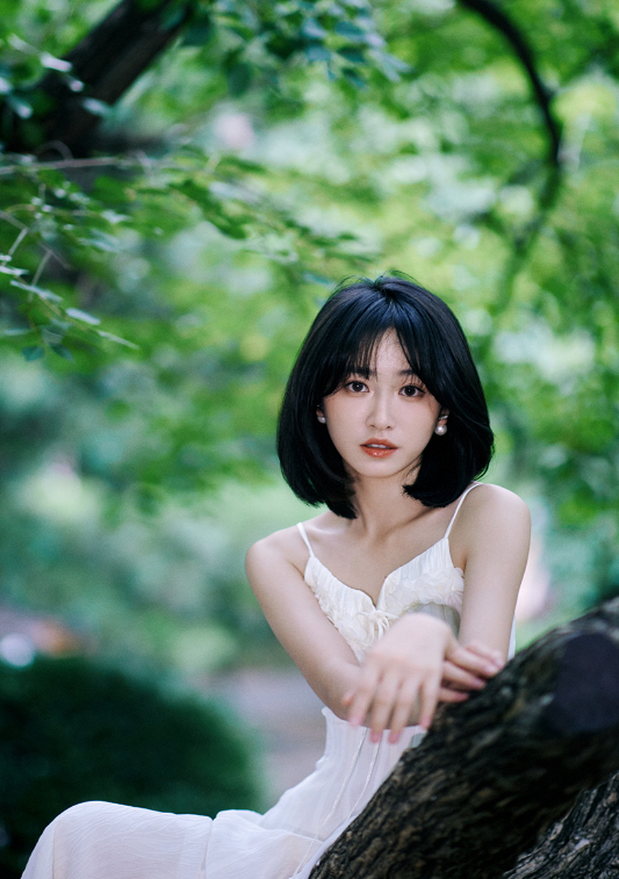 杨肸子的夏日清纯美照