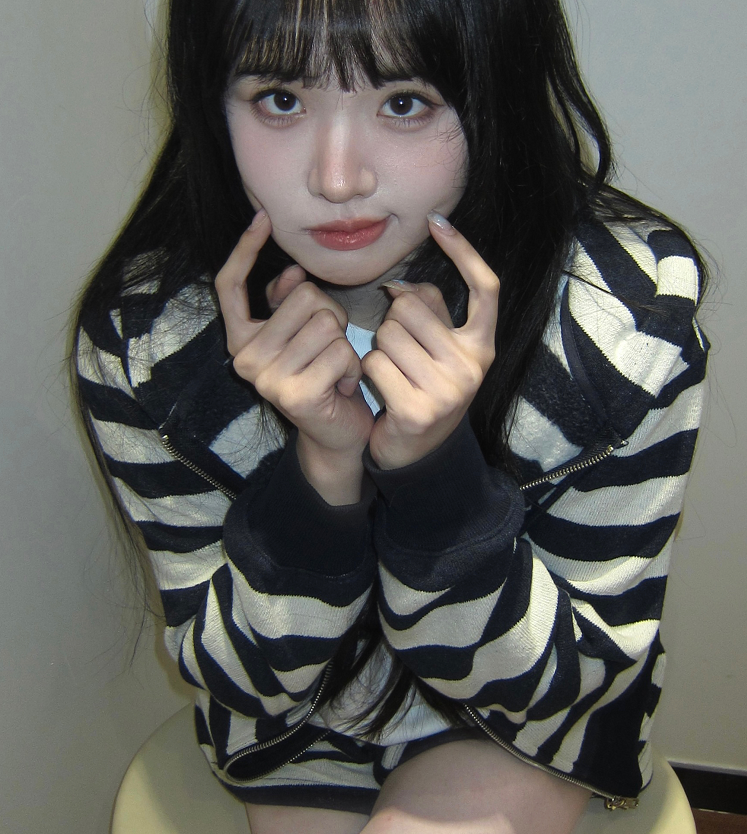 可可爱爱的吴芊盈