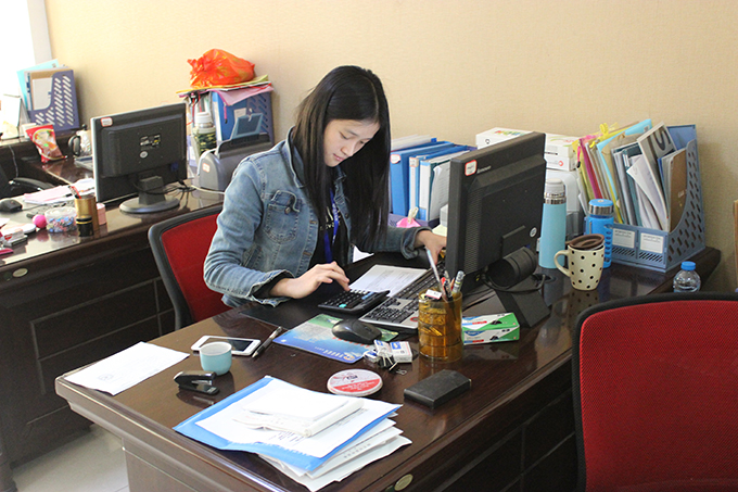 有位会计大哥,从业快30年了,说起这行,他深有体会